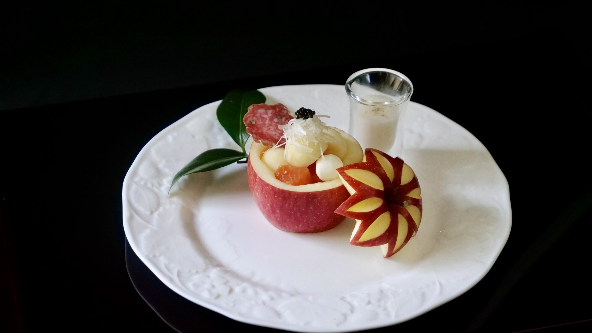 Example of menu: For dinner, we will prepare a "seasonal Shikisai Kaiseki" course meal.
