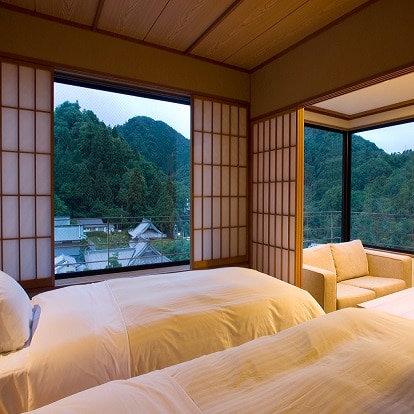 Hananokan Japanese and Western room 12.5 tatami mats + twin beds