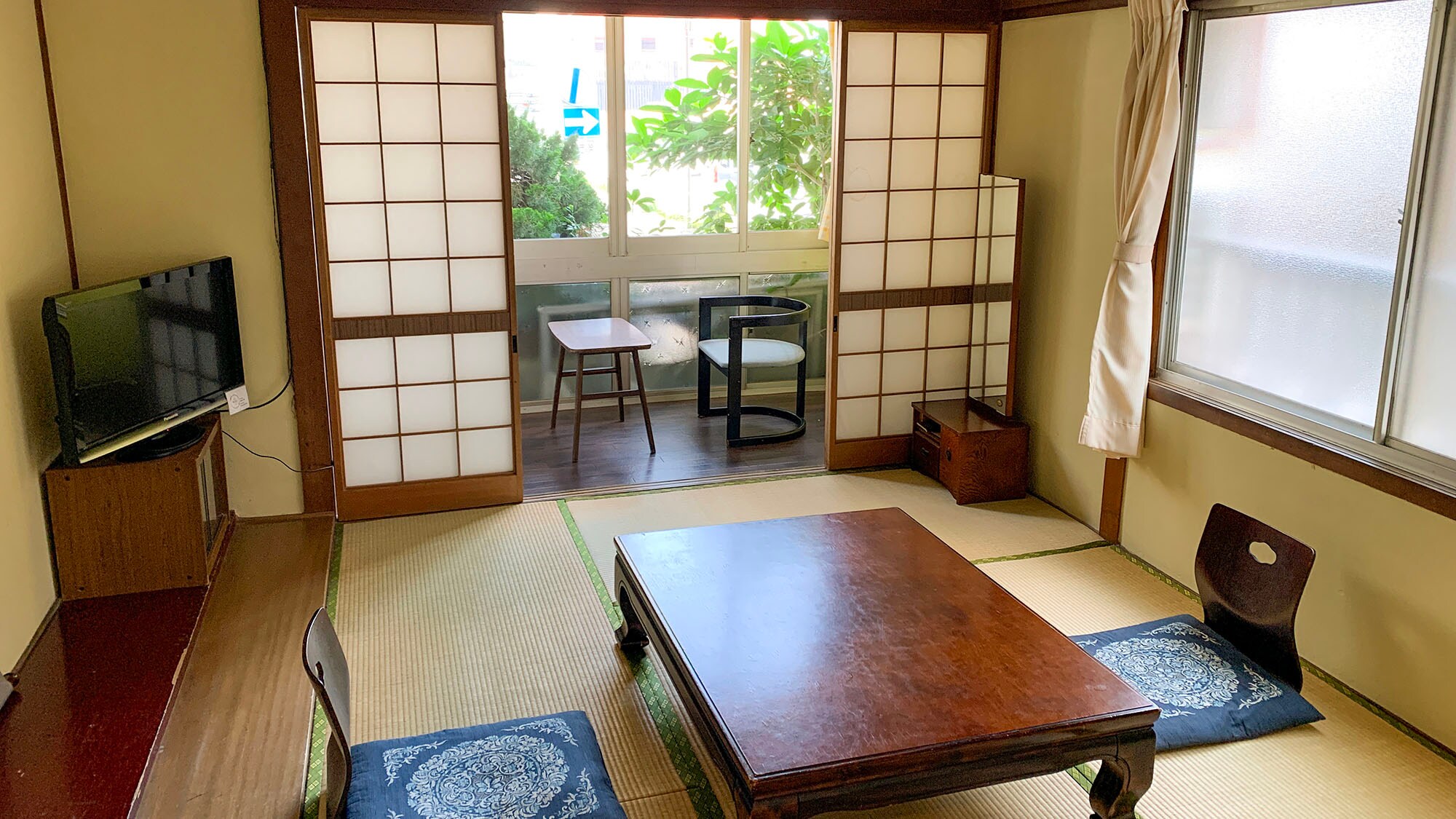 [Kamar bergaya Jepang 6 tikar tatami standar Mutsuki] Kamar bergaya Jepang dengan sinar matahari yang lembut
