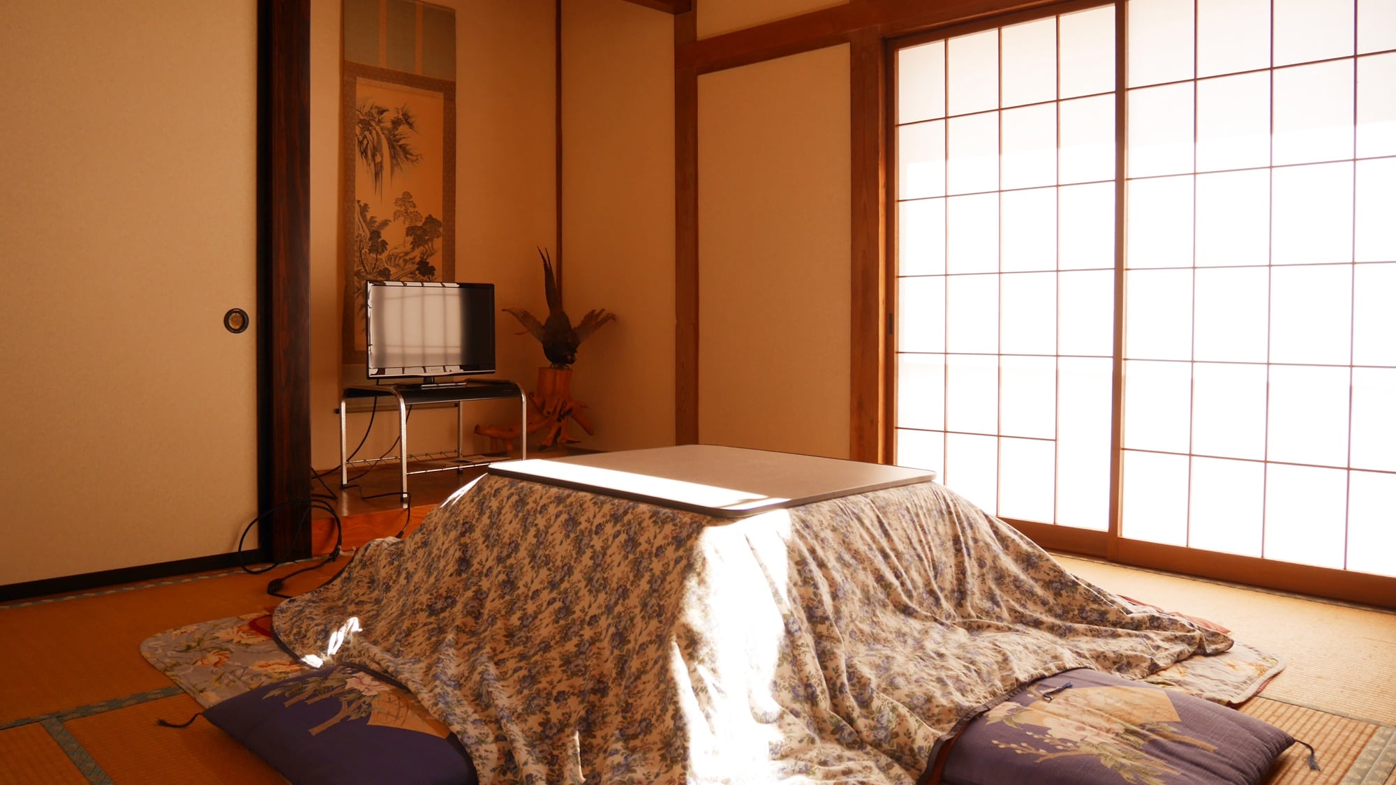 *Example of a Japanese-style room/Rooms of 6 to 10 tatami mats are available depending on the number of people.