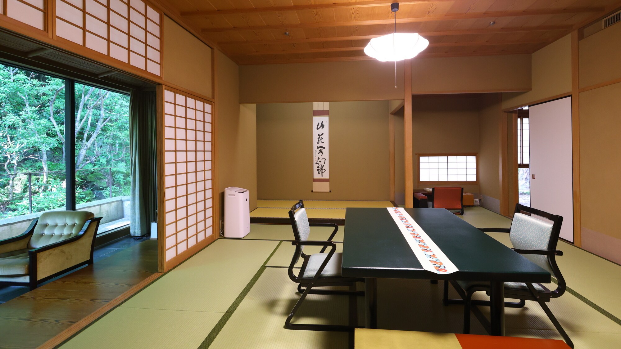 [Guest House] "Hikaru Genji" 130 sq m Japanese-Western style room with private hot spring bath