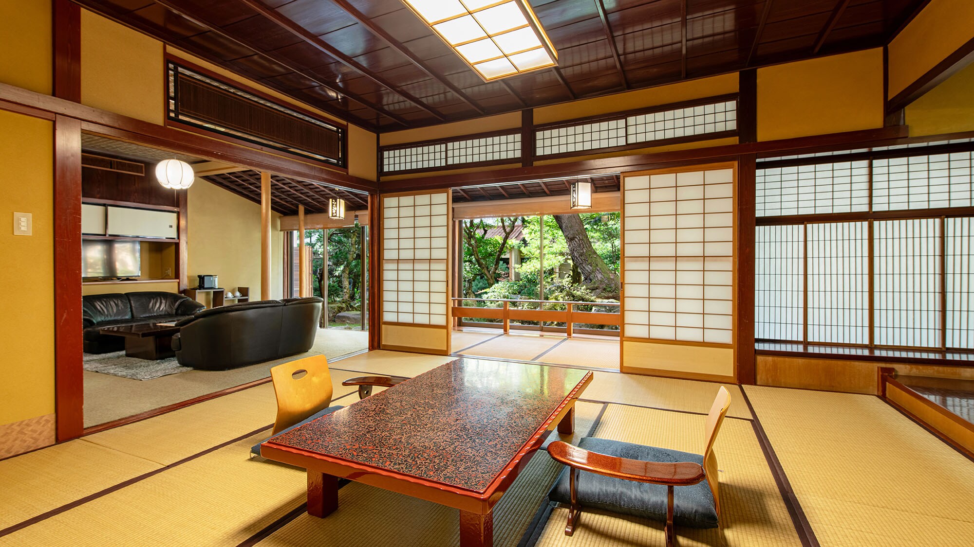 [Asaga Room: Premium] Enjoy a special and luxurious experience by staying in a "Registered Cultural Property Building."