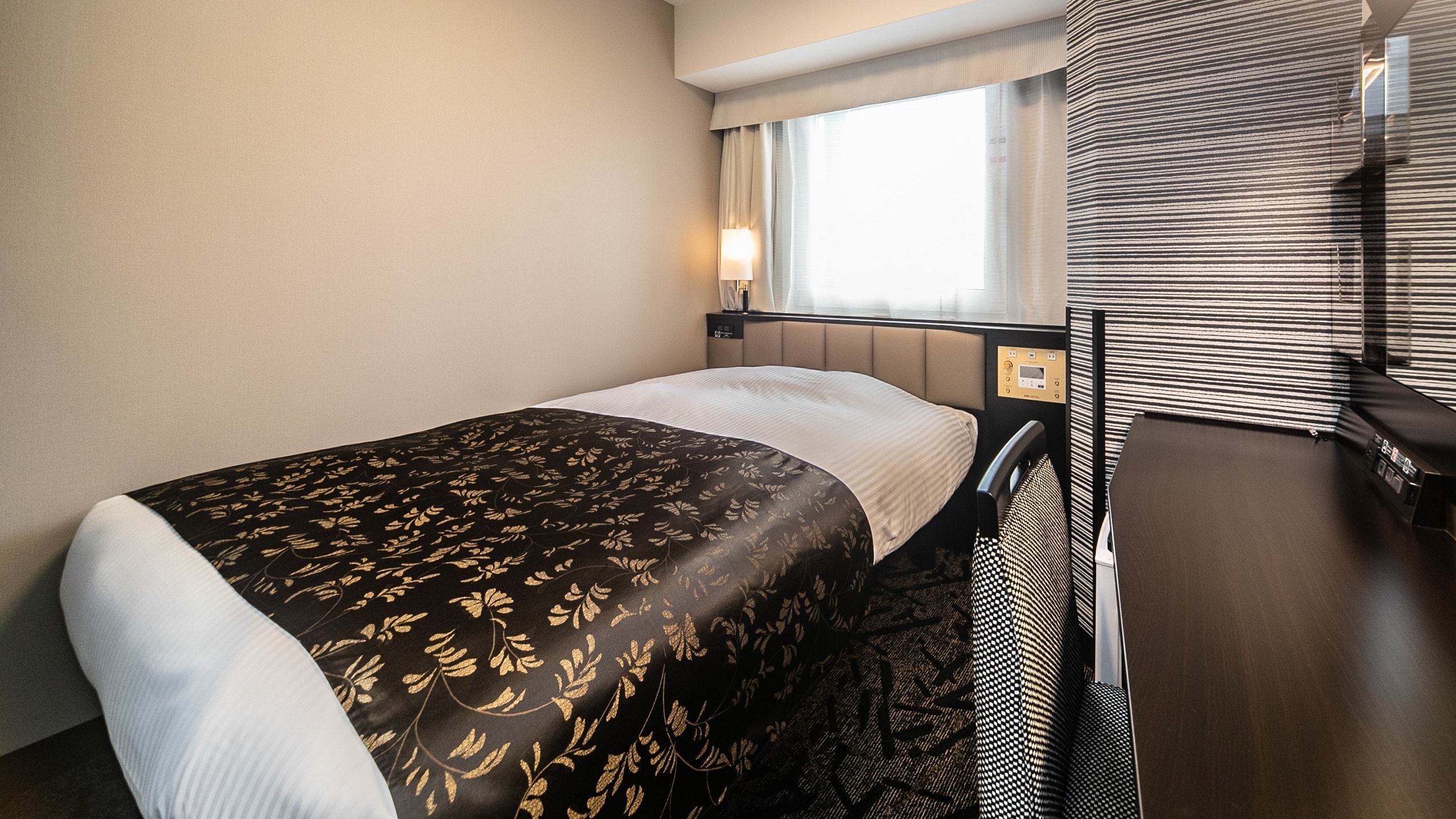 標準房，縱向床[無菸房]