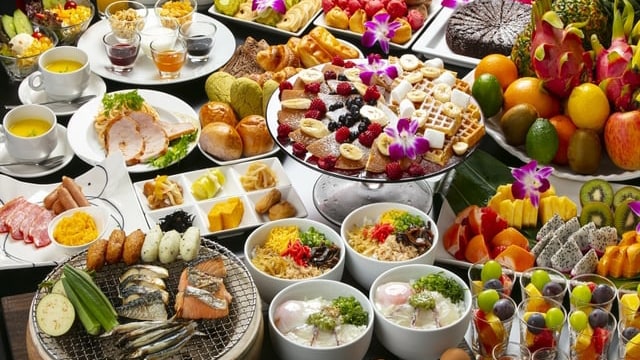 Breakfast buffet x sweets & fruits