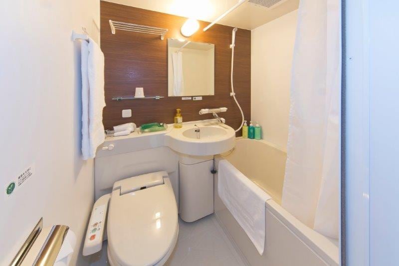 Inside the unit bath <Standard room>