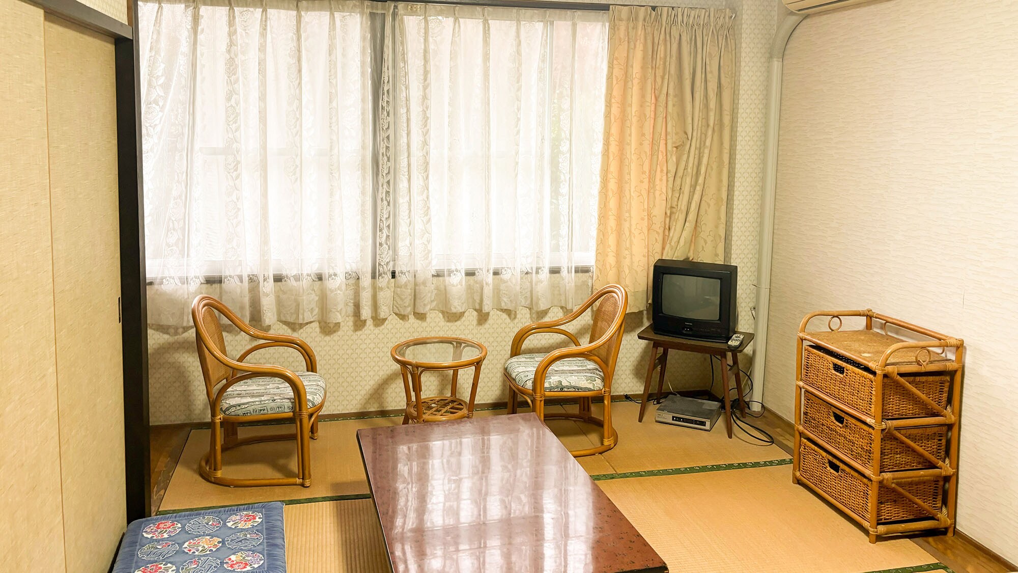 ・[Japanese-style room 7.5 tatami mats (shared toilet) / 103] Recommended for those who want a simple stay ♪