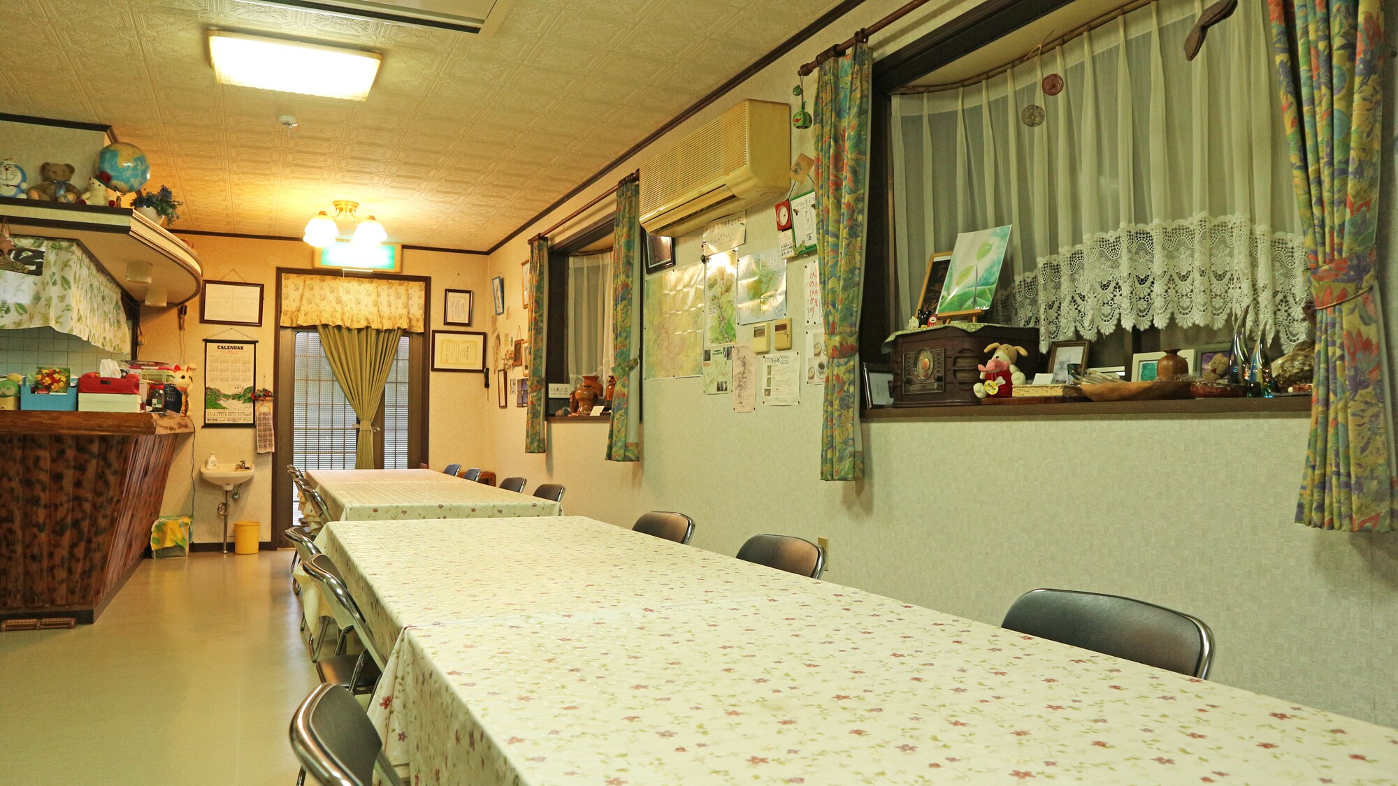 *[Inside the building & facilities] Dining hall. Please enjoy breakfast and dinner here.