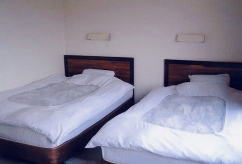 Room (twin)