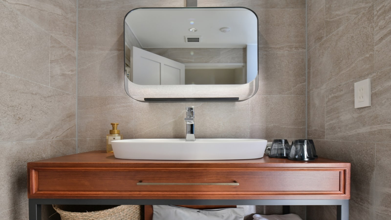 尊贵翼楼 | 中等房，带独立洗手盆