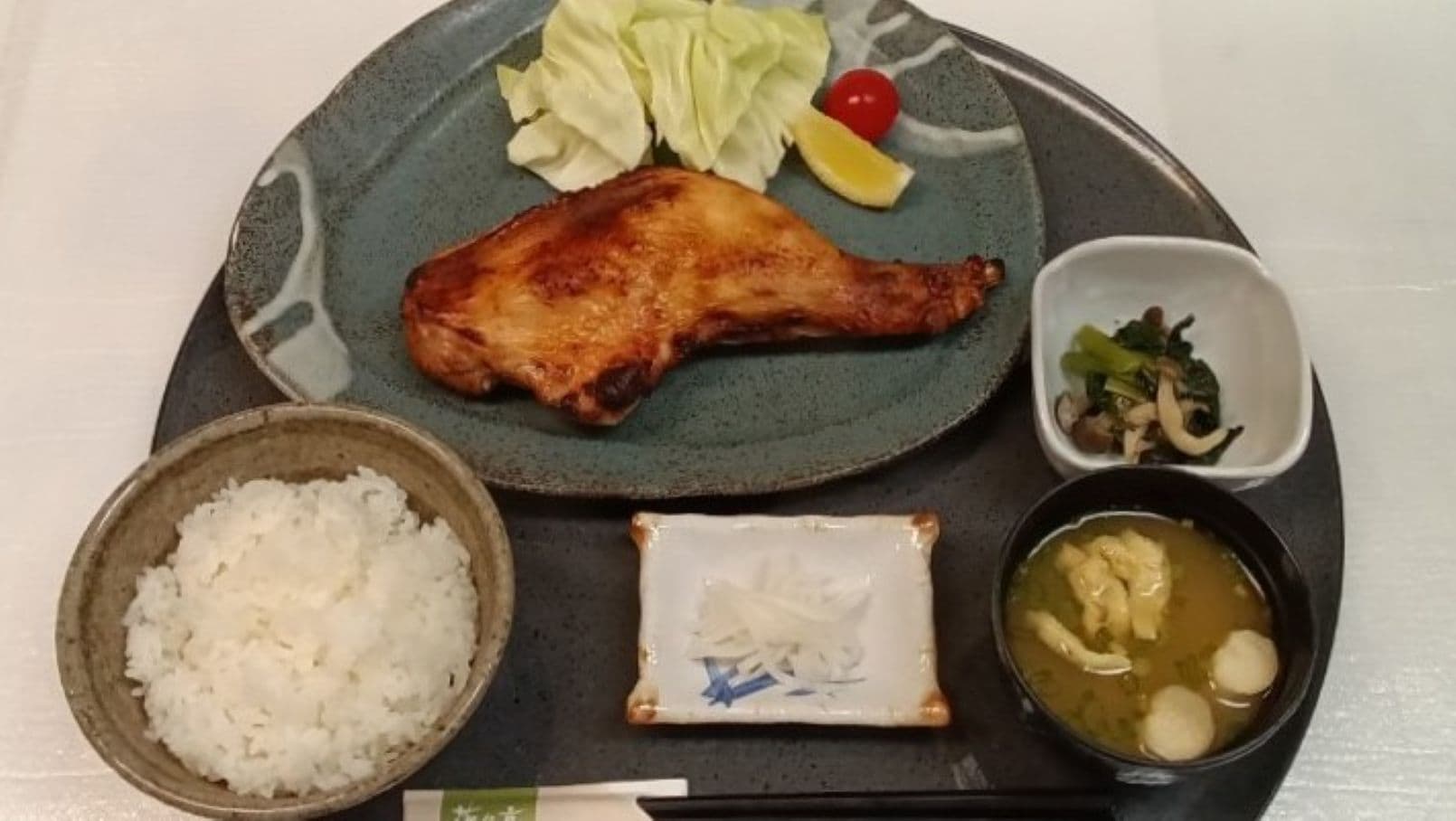 뼈있는 닭 정식