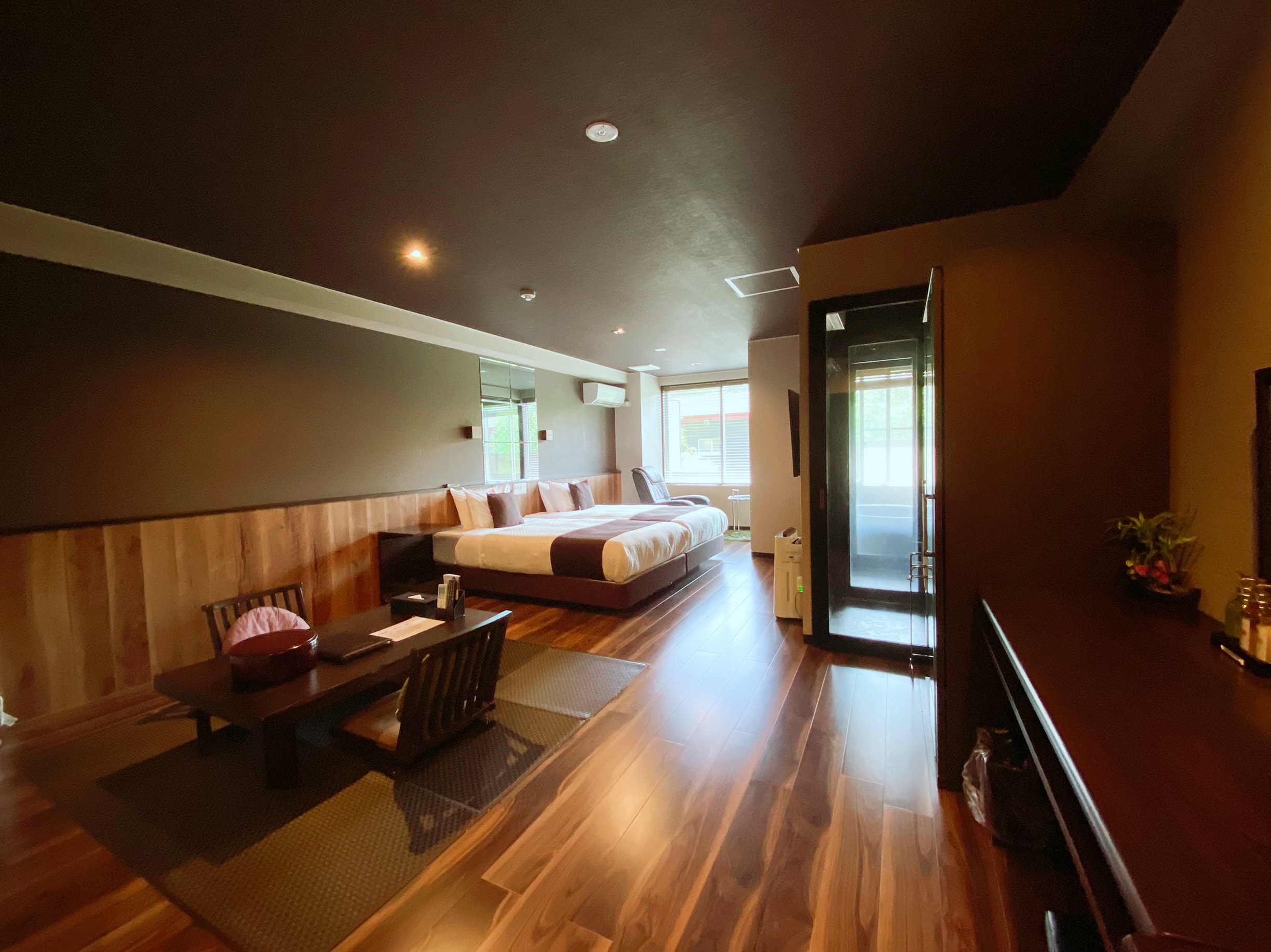 [Kamar tamu dengan pemandian Shigaraki ware semi-terbuka] Modern Jepang dan Barat 40 meter persegi Lampiran