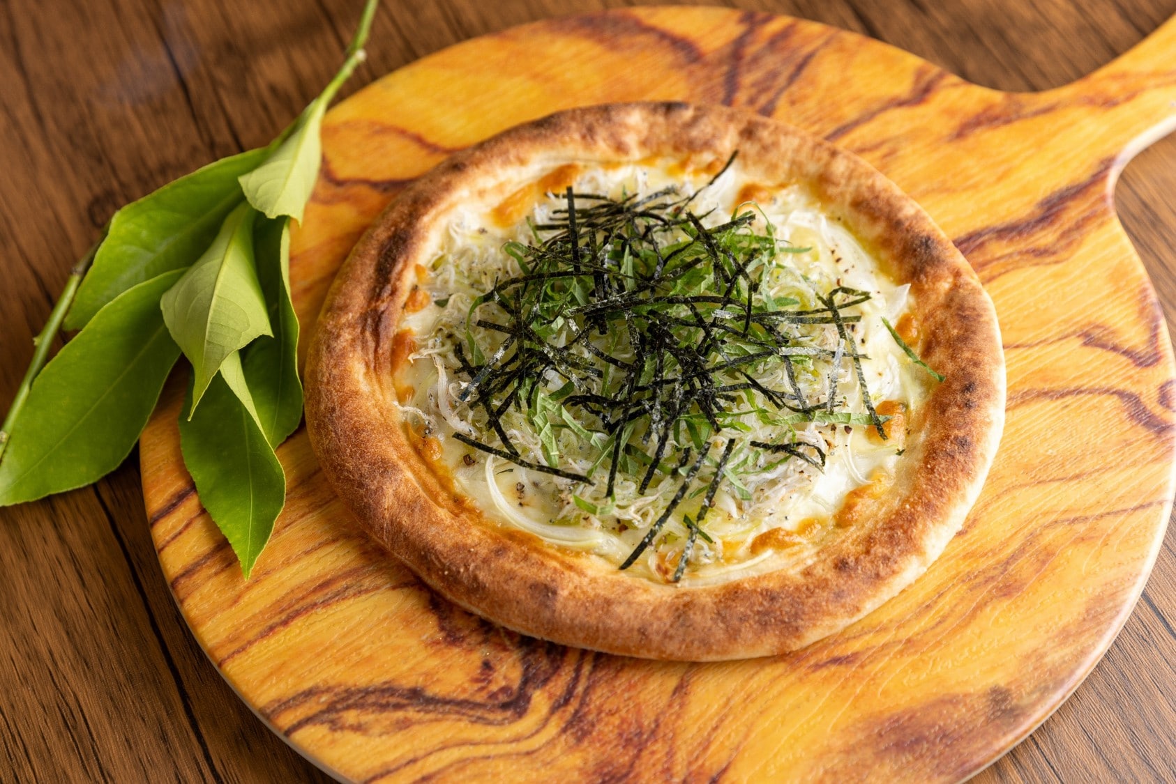 BBQ Glamping: Pizza Shirasu dan Perilla