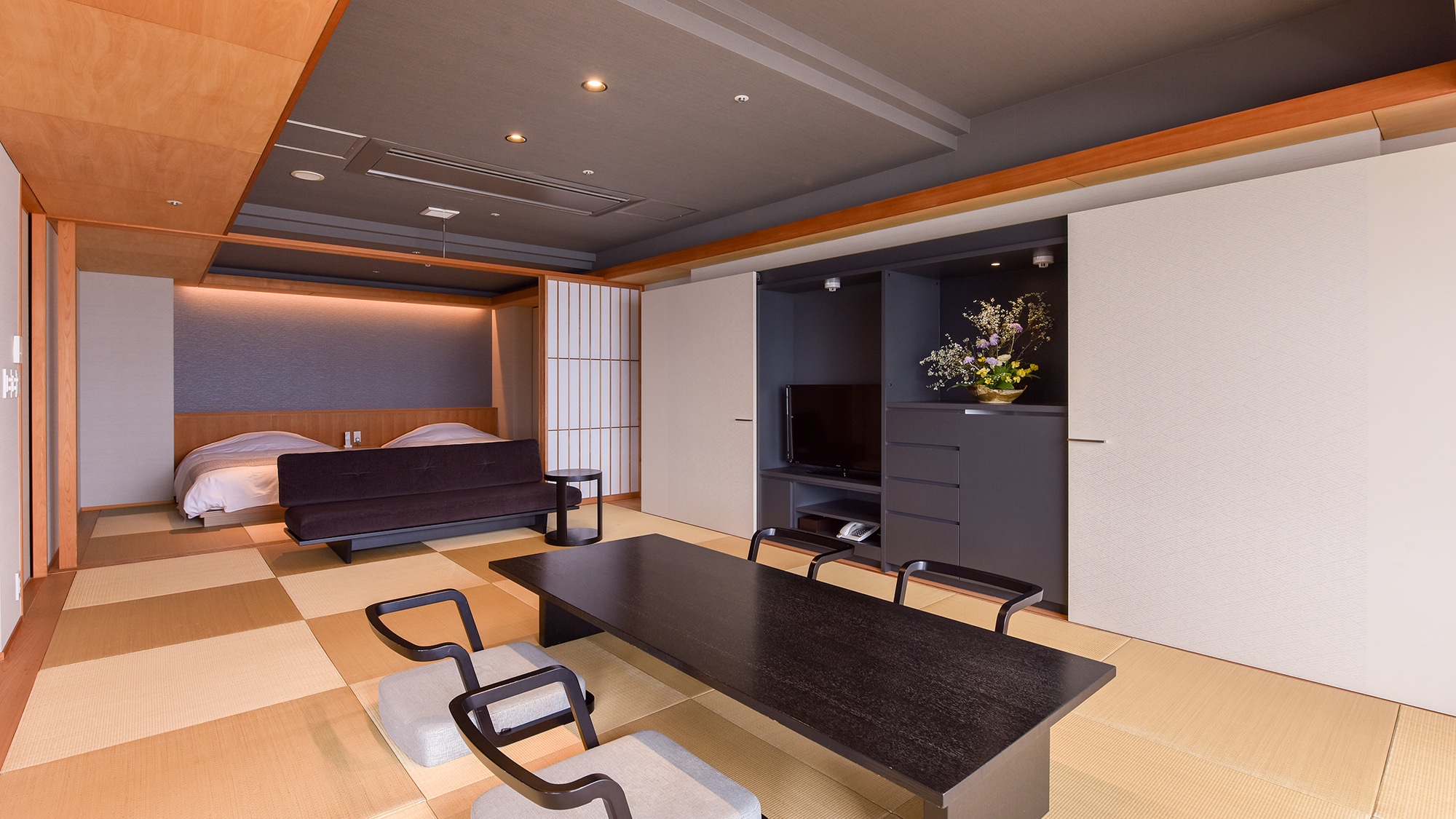 * [Guest room with open-air bath / special room (red crystal)] Image of rose quartz (red crystal). A stylish space.