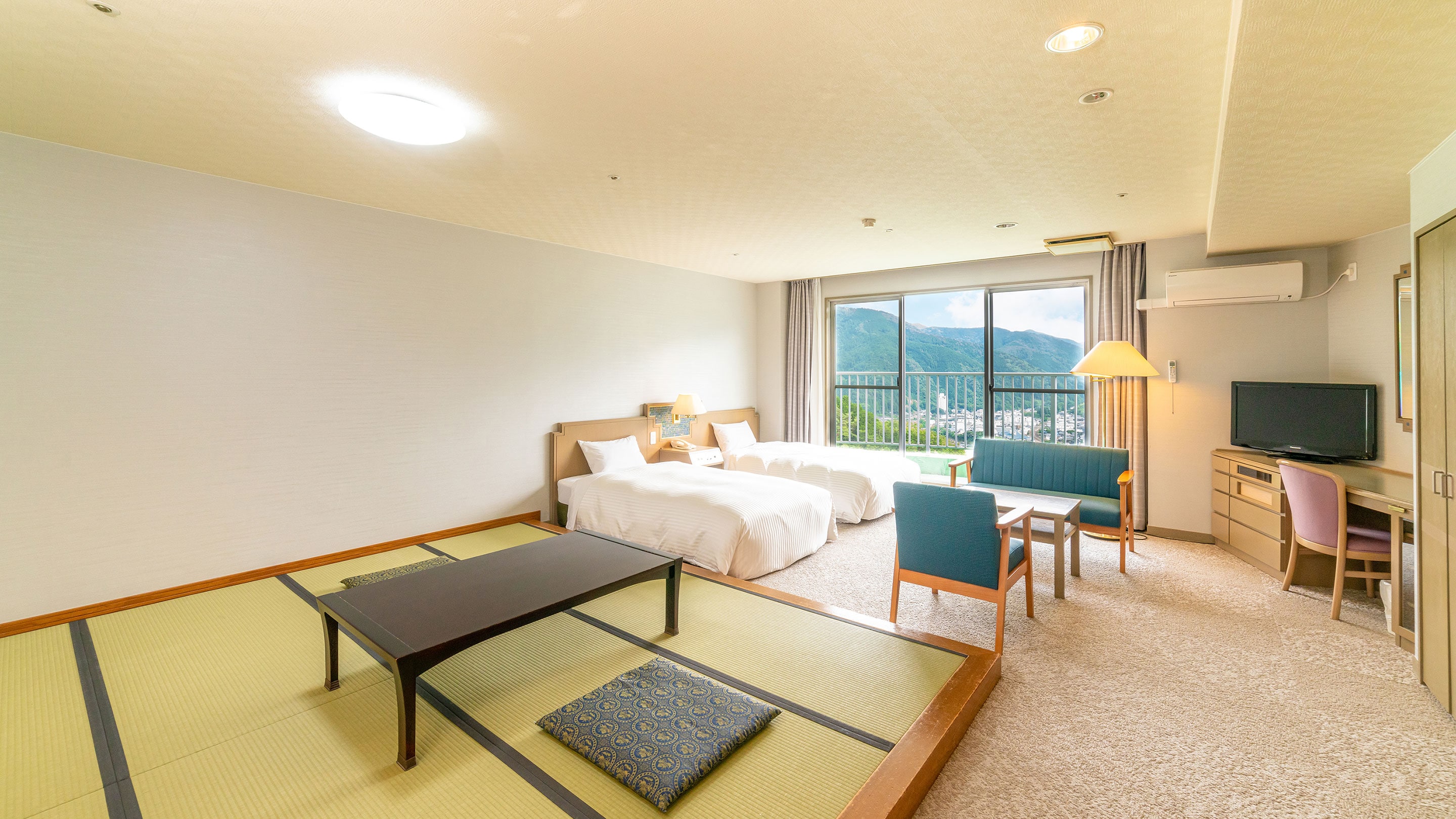 [Non-smoking] Standard Japanese-Western Twin Room 8 tatami mats *Image