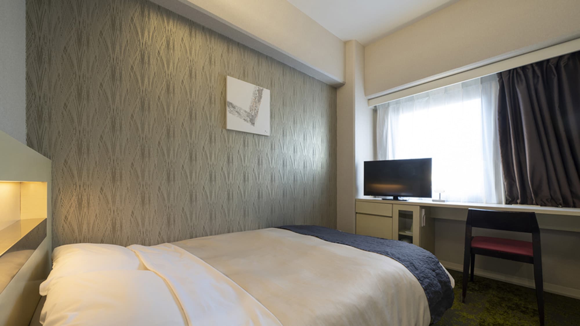 Broad Single/Ladies Floor - Skin care set, bath salts, and other amenities are provided.