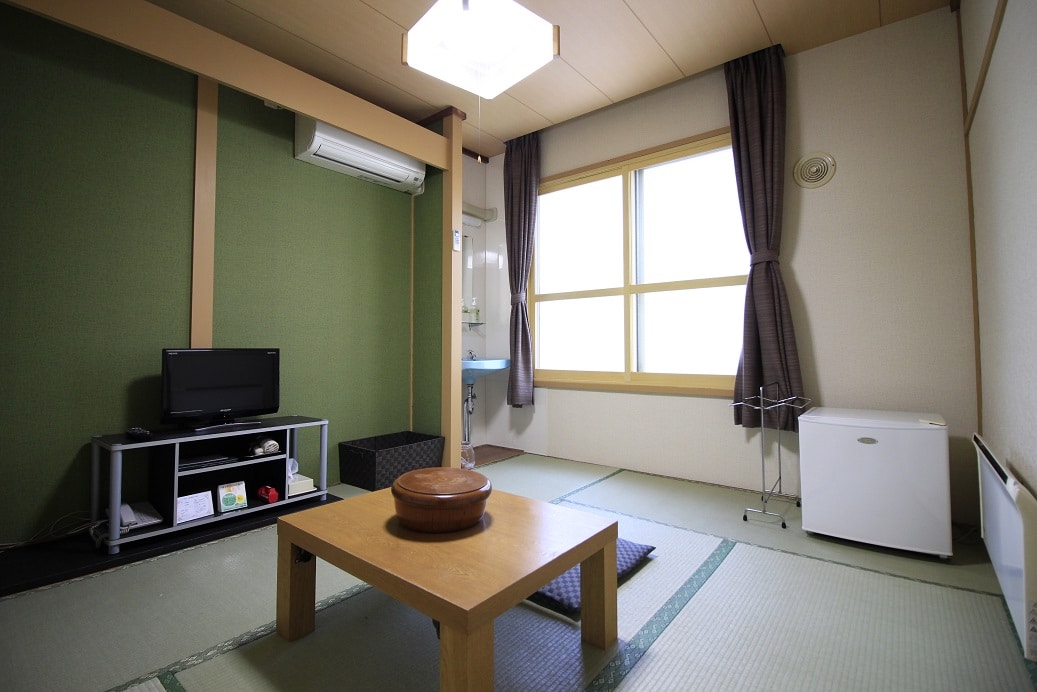 Japanese-style room, 6 tatami mats