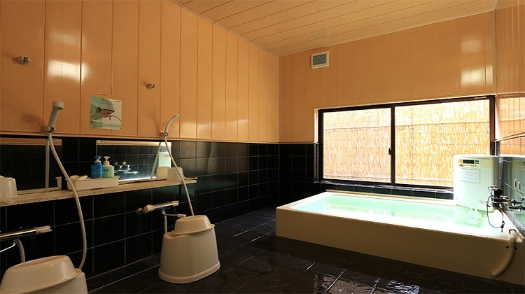2 private baths using soft water