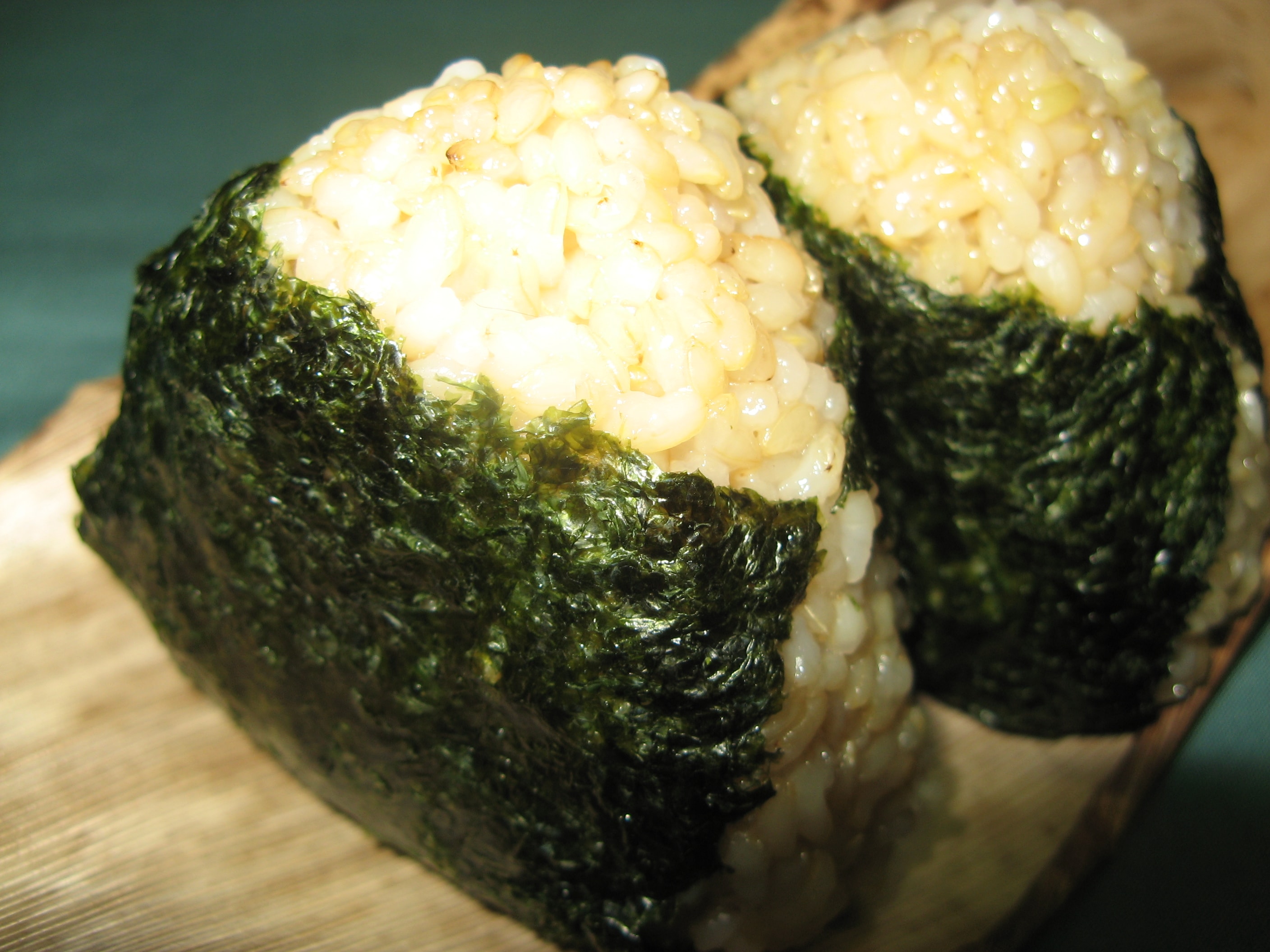 糙米飯團