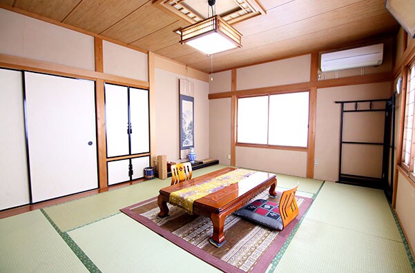 Japanese-style room