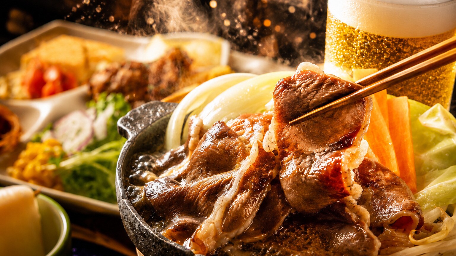 【自助晚餐】享用成吉思汗（烤羊肉）、北海道南部料理等熱菜，以及無限暢飲。