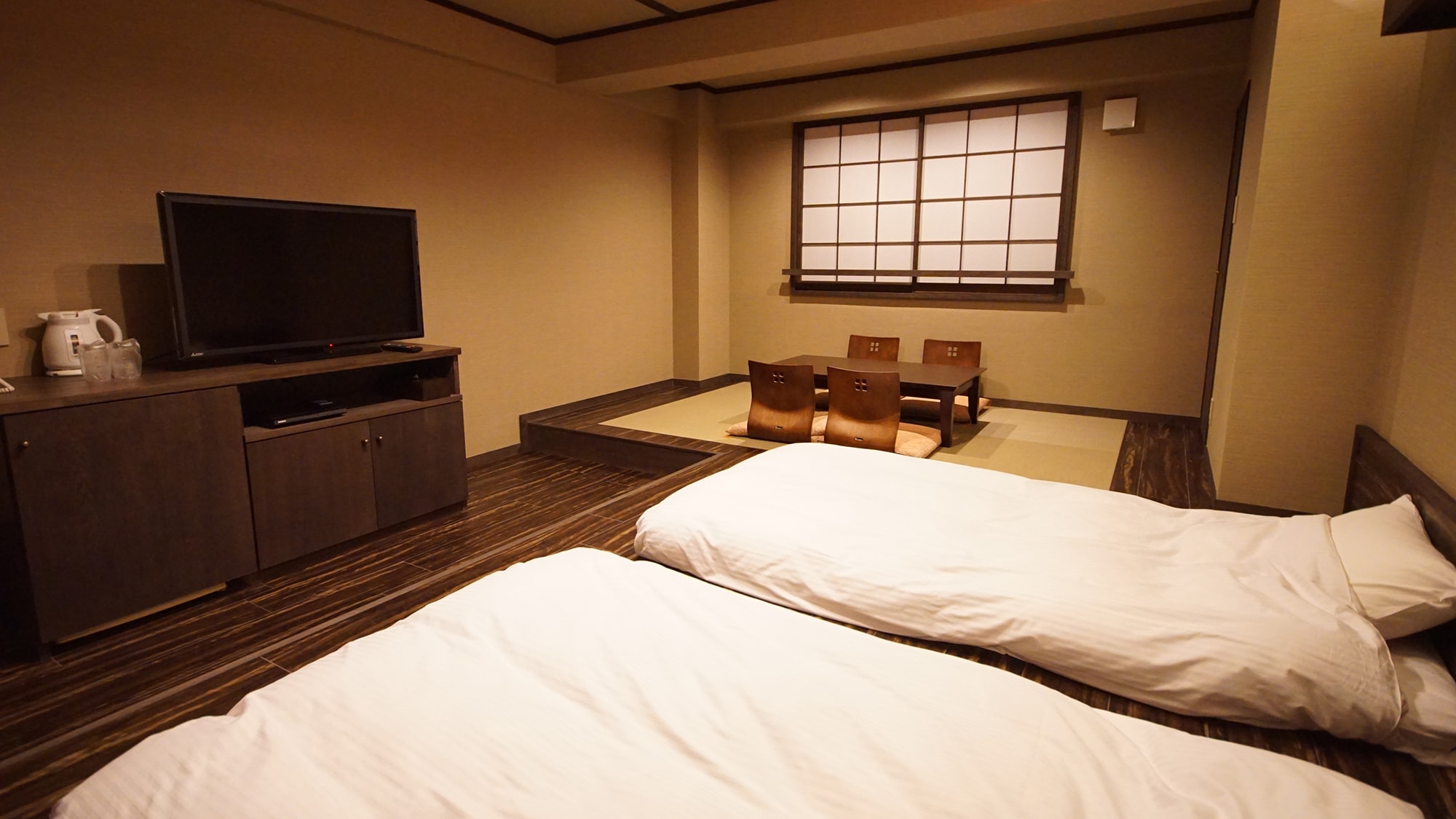 查看日式和西式房間
