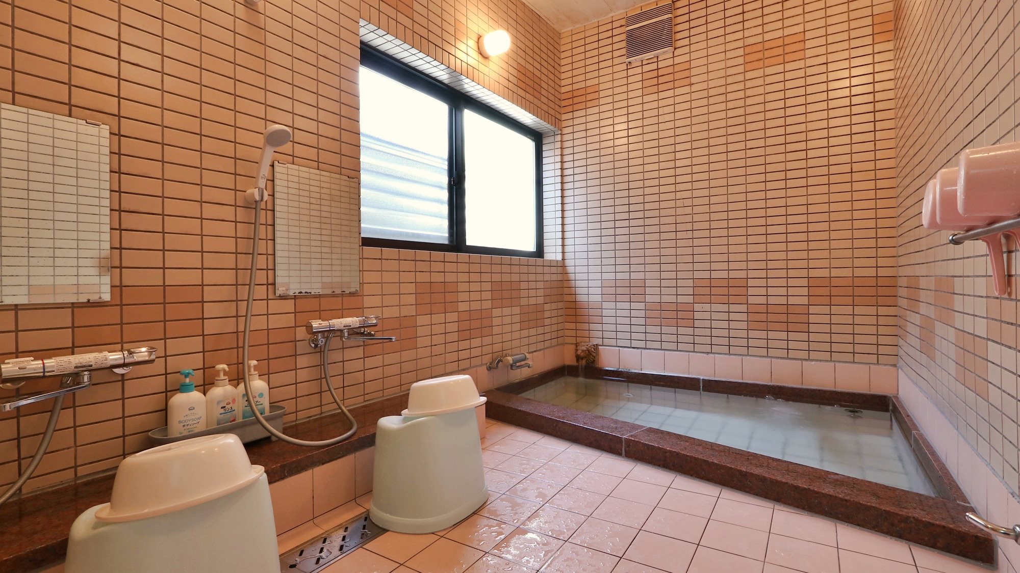 [Bath] Relax and unwind after a long journey.