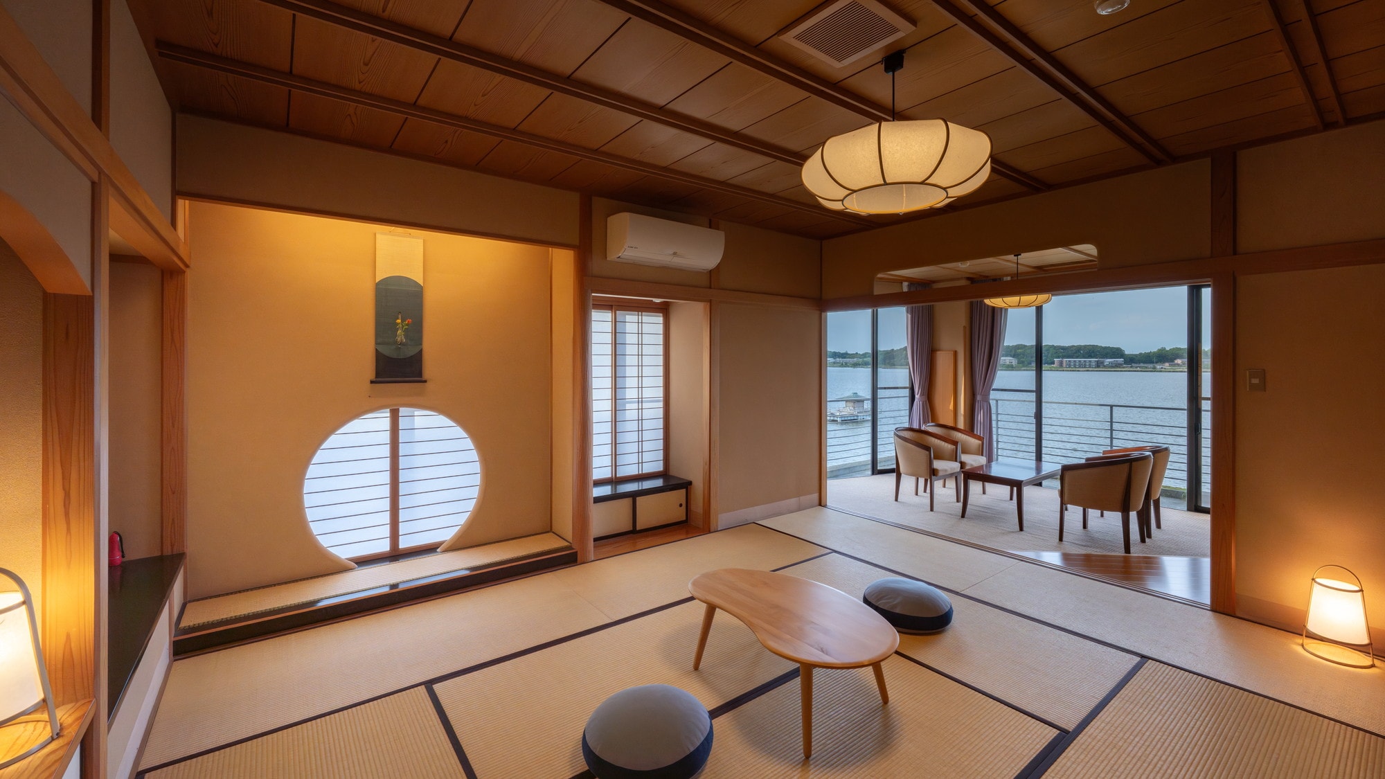 ■ Standard Japanese-style room with private hot spring rock bath and lakeside view