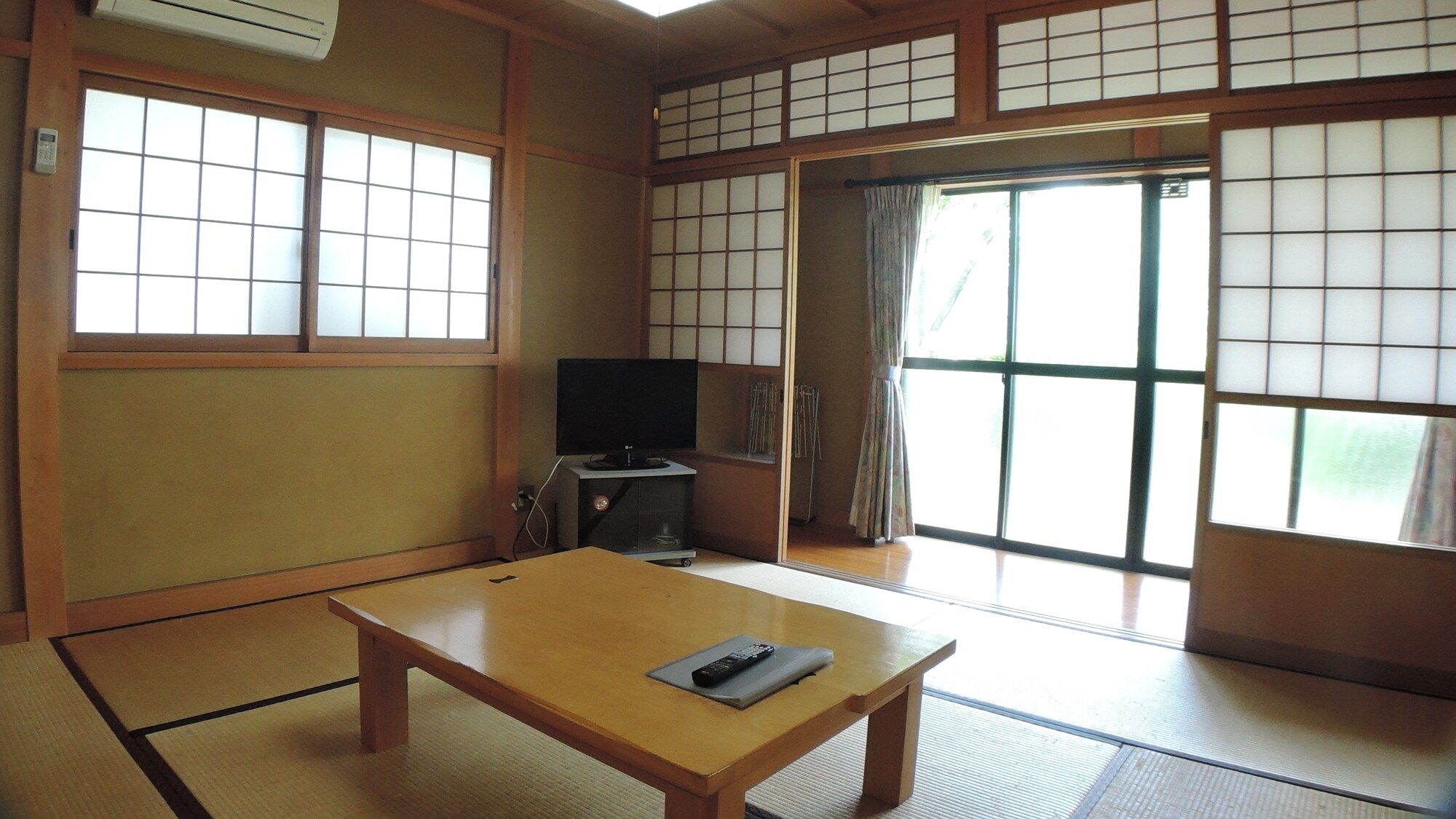 *Please relax in our tatami room.