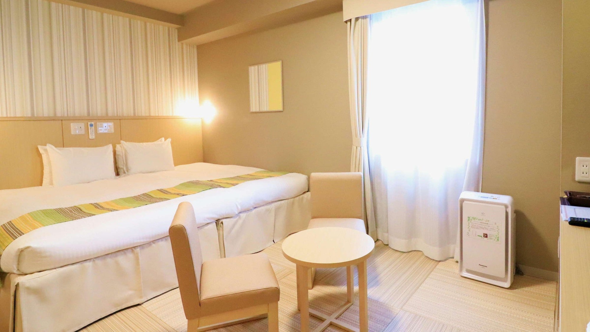 Nếu bạn nối hai giường đơn lại với nhau, bạn có thể tạo ra một chiếc giường rộng tới 220cm. Thích hợp cho gia đình có trẻ em.