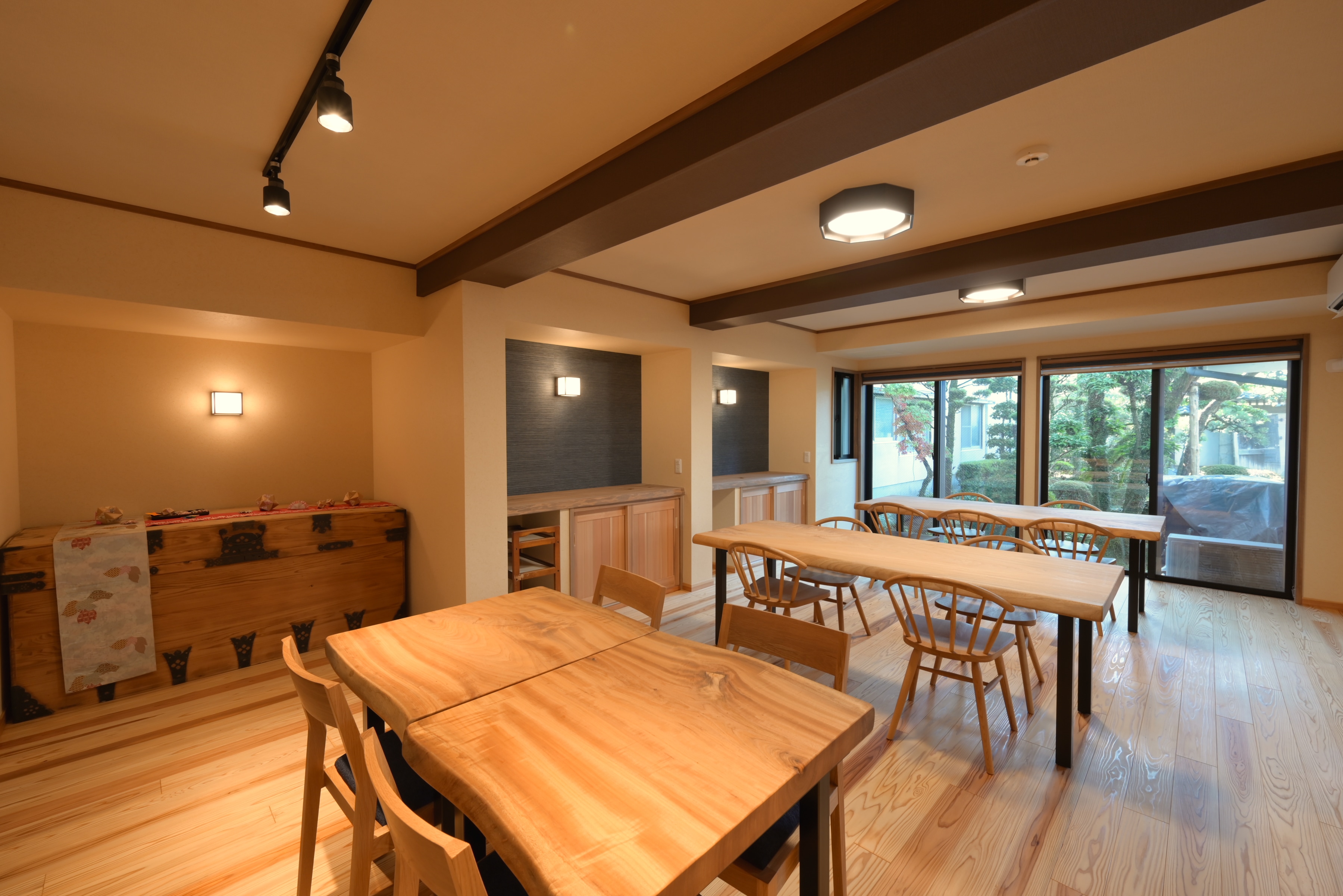 Restaurants (2)