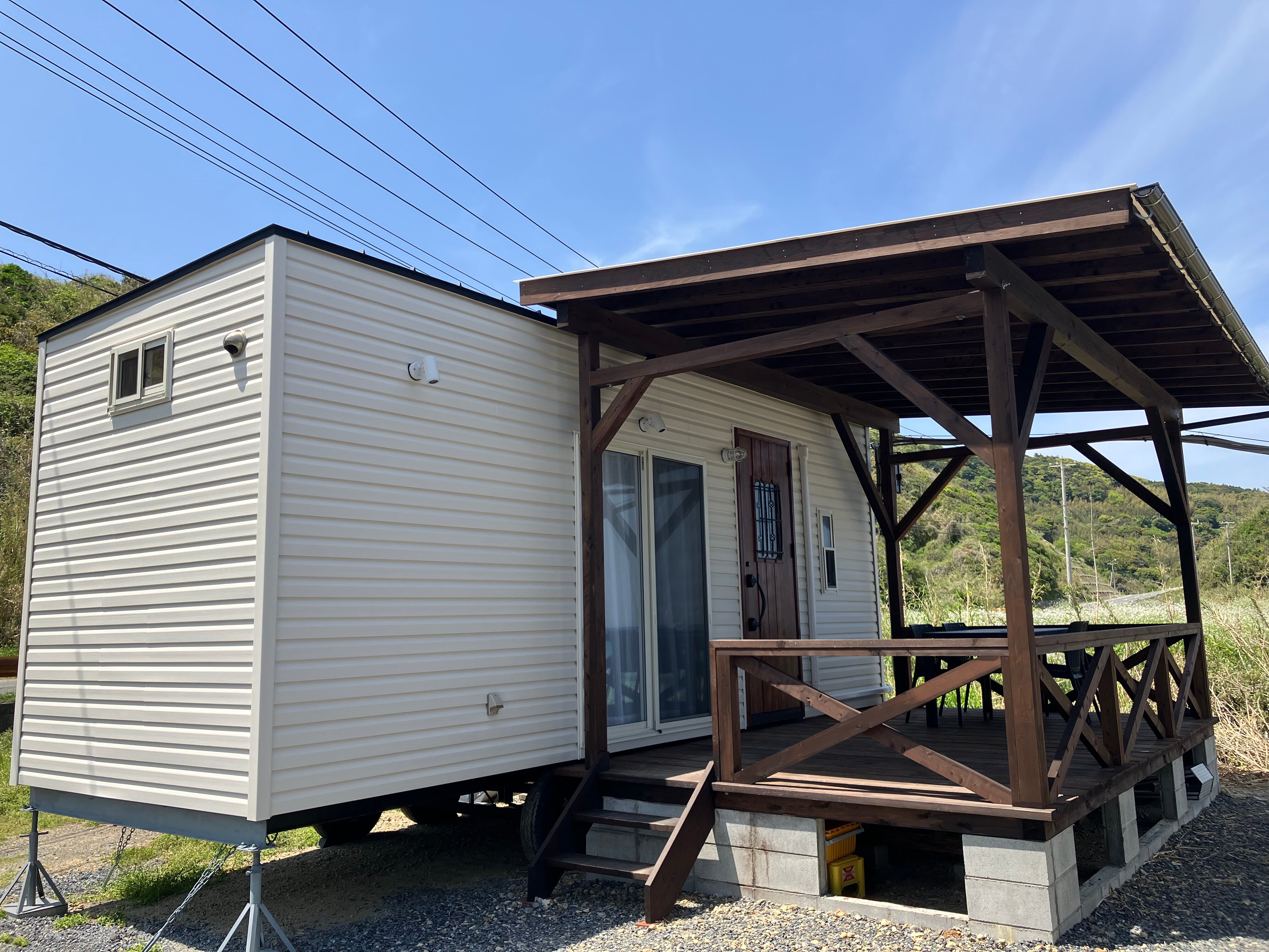 Trailer house exterior