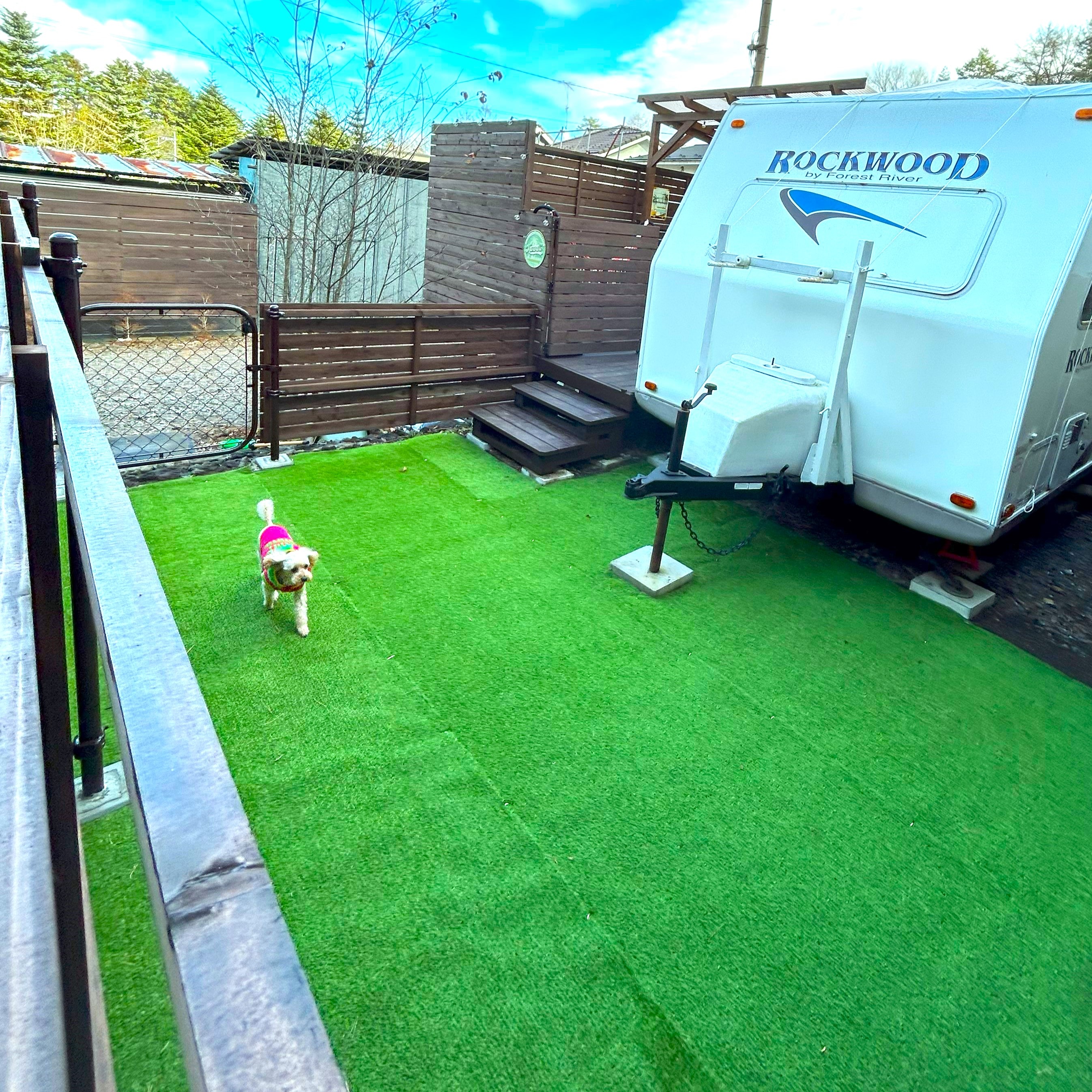 Comes with a garden for dogs! american trailer house