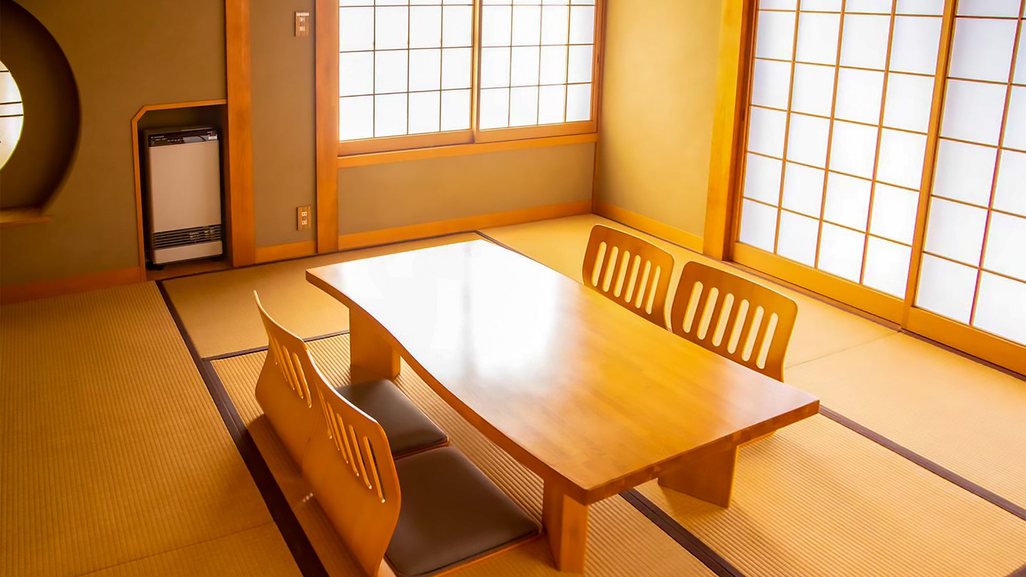 ・Resilient tatami mats. Children can play energetically.