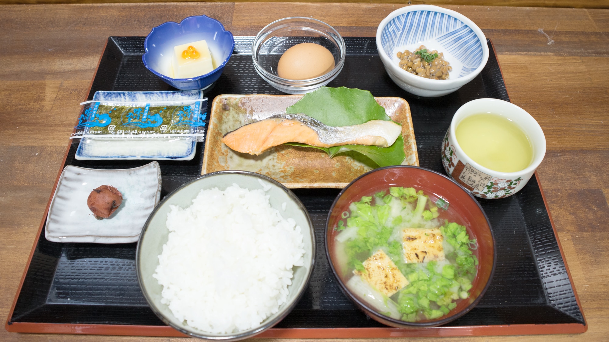 *[Breakfast example] Daily Japanese breakfast. On this day, it was grilled salmon.