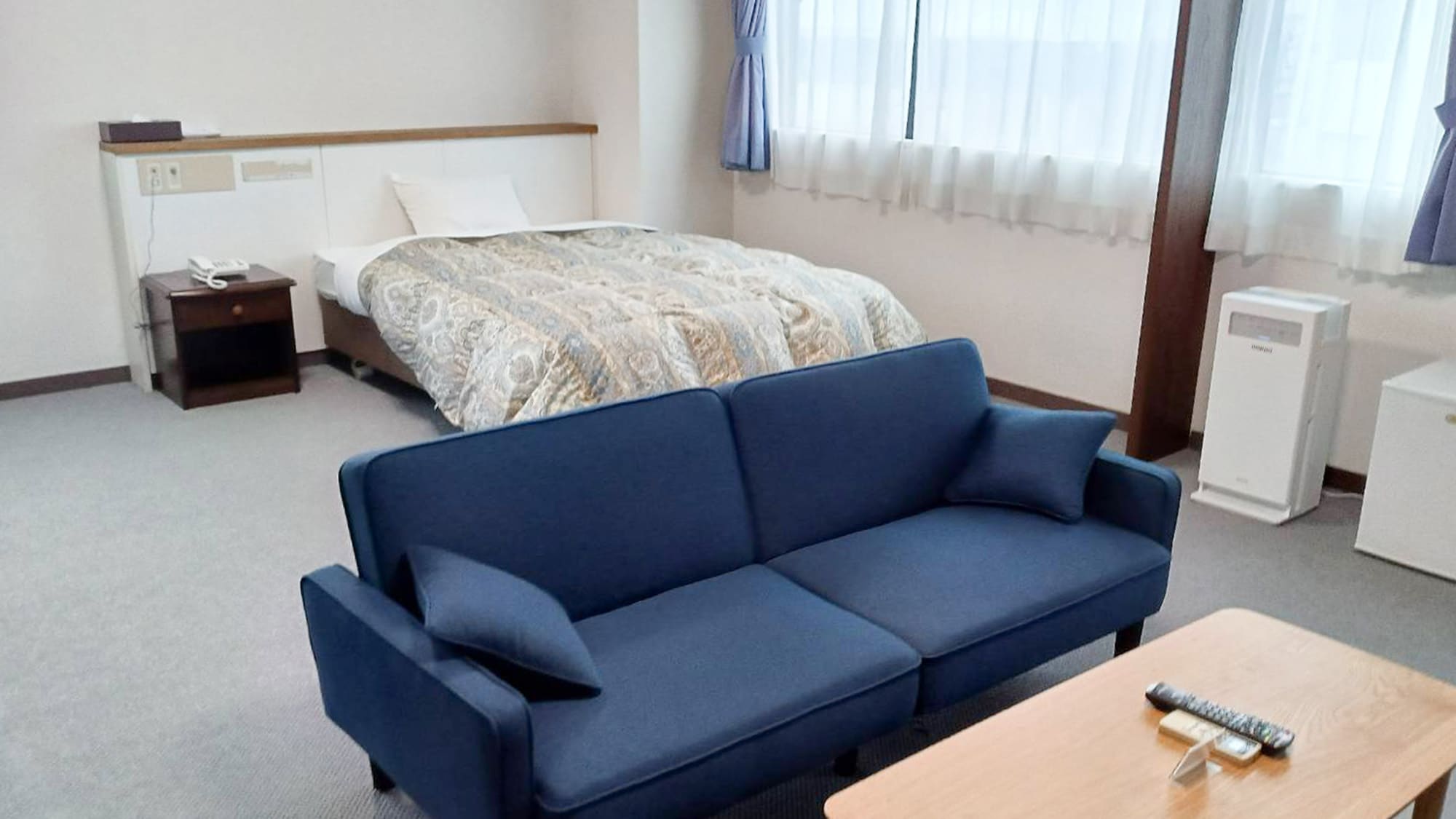 ・[Deluxe Double (Non-smoking)] An impressive 52.6 square meters. Relax in an open space.
