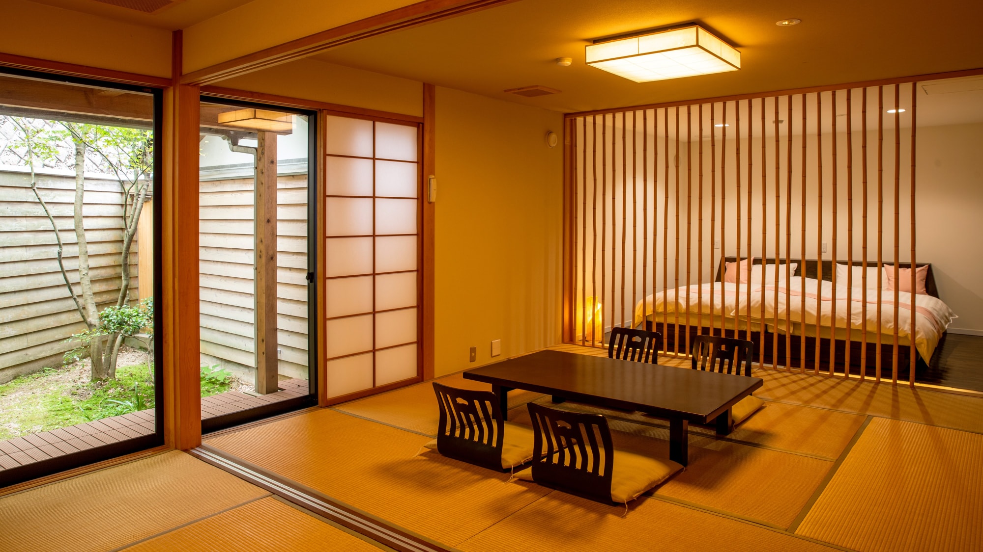 Japanese and Western room with cypress bath 1