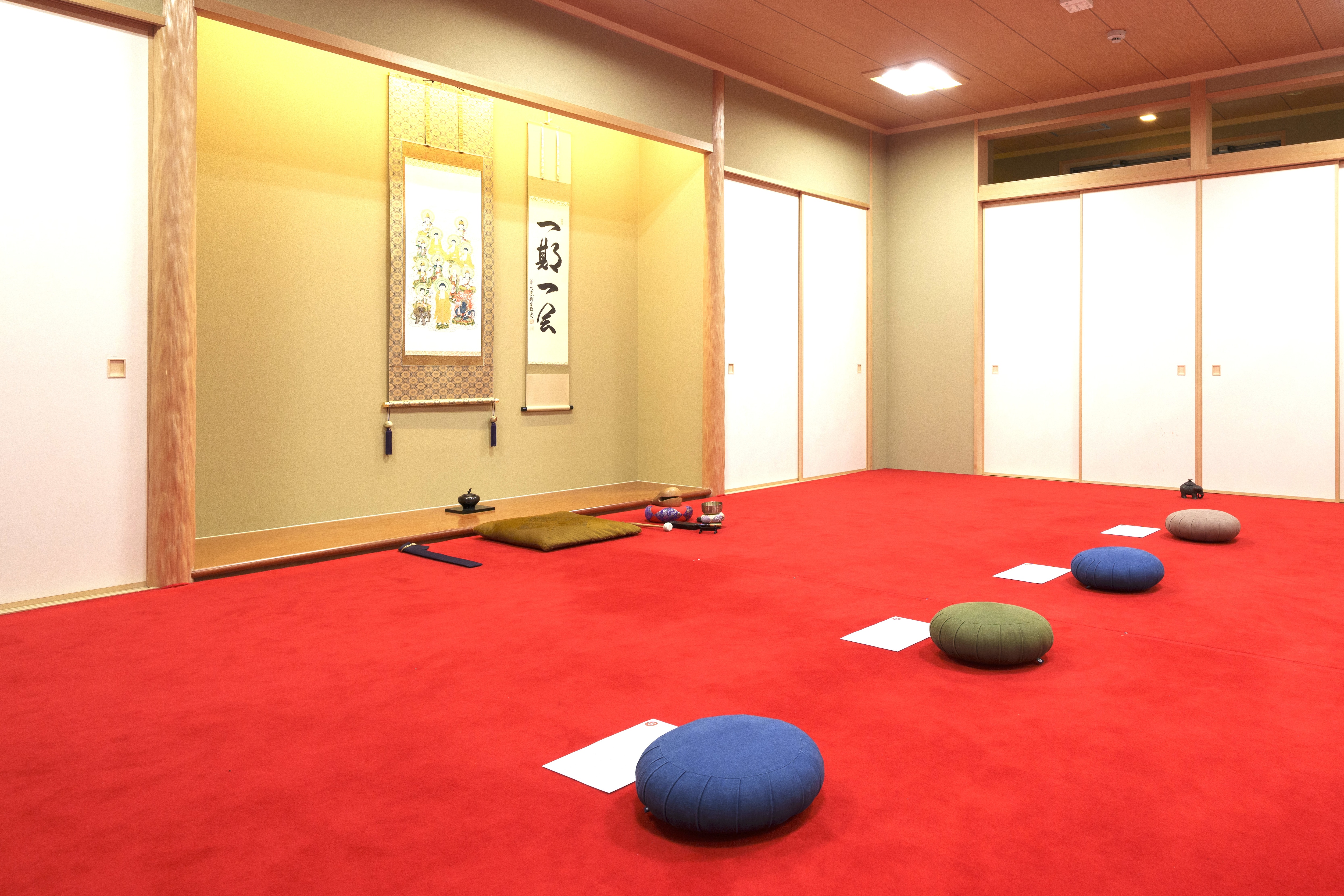 Aula besar/Zazen