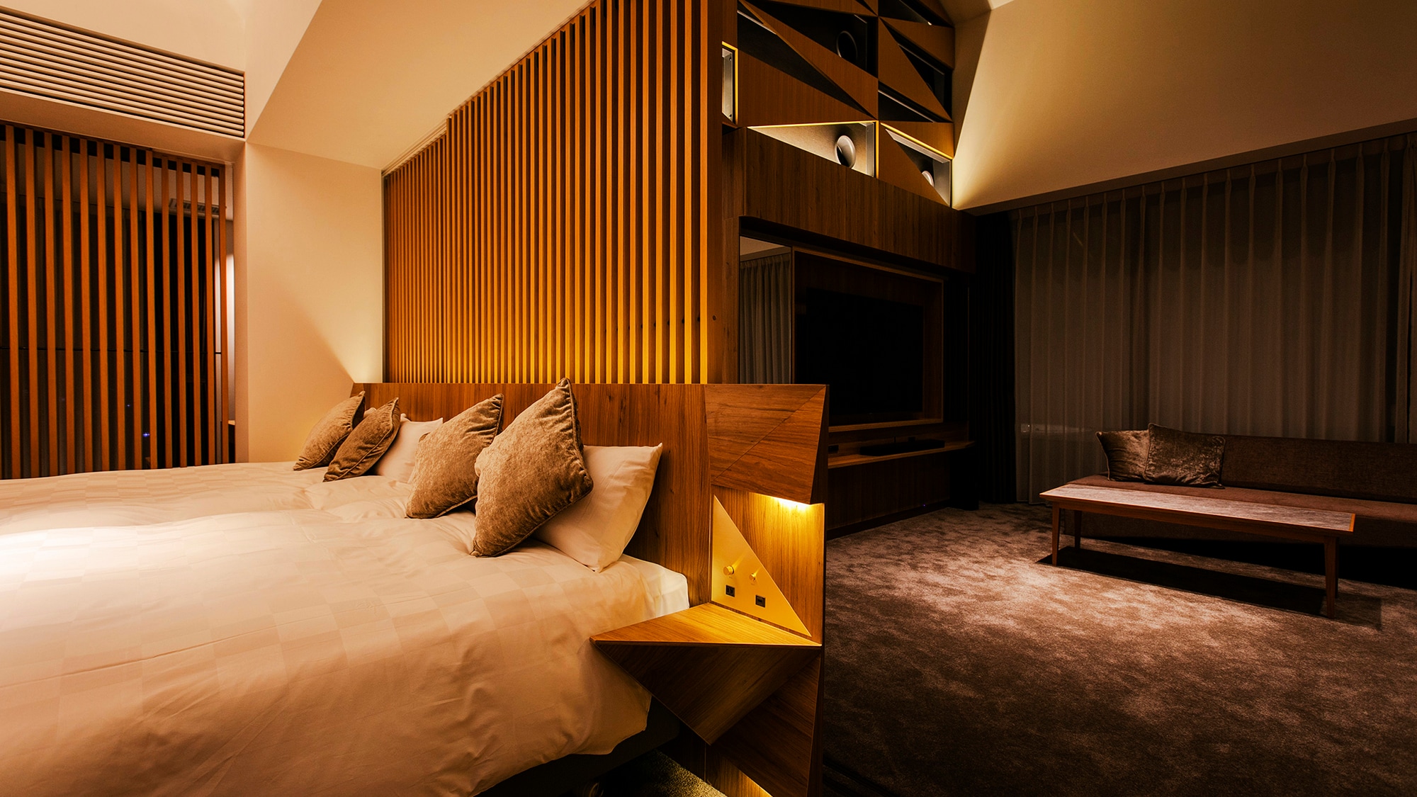 [Suite room with outdoor jacuzzi] [68 square meters]
