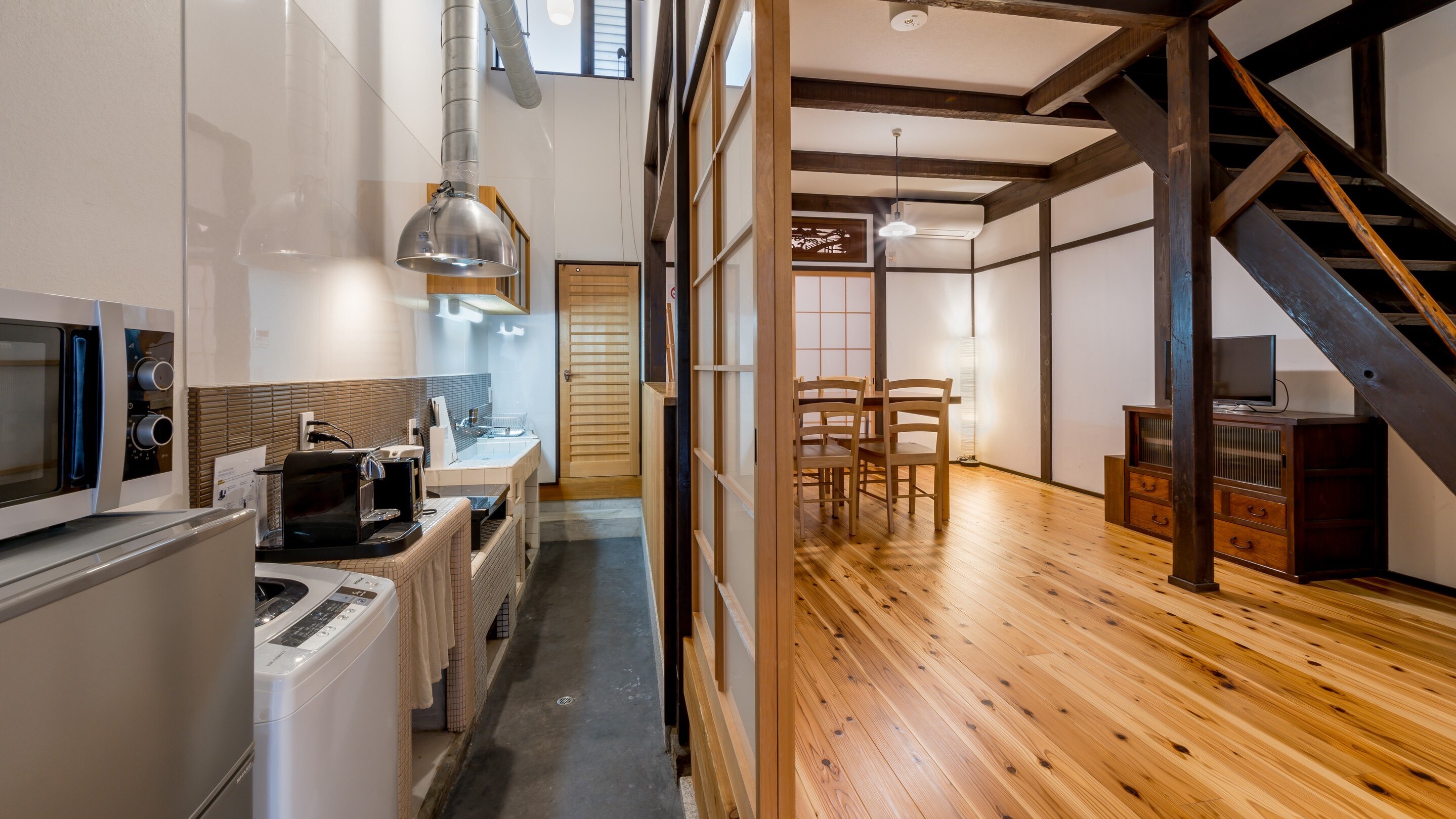 1st floor: Living room and kitchen