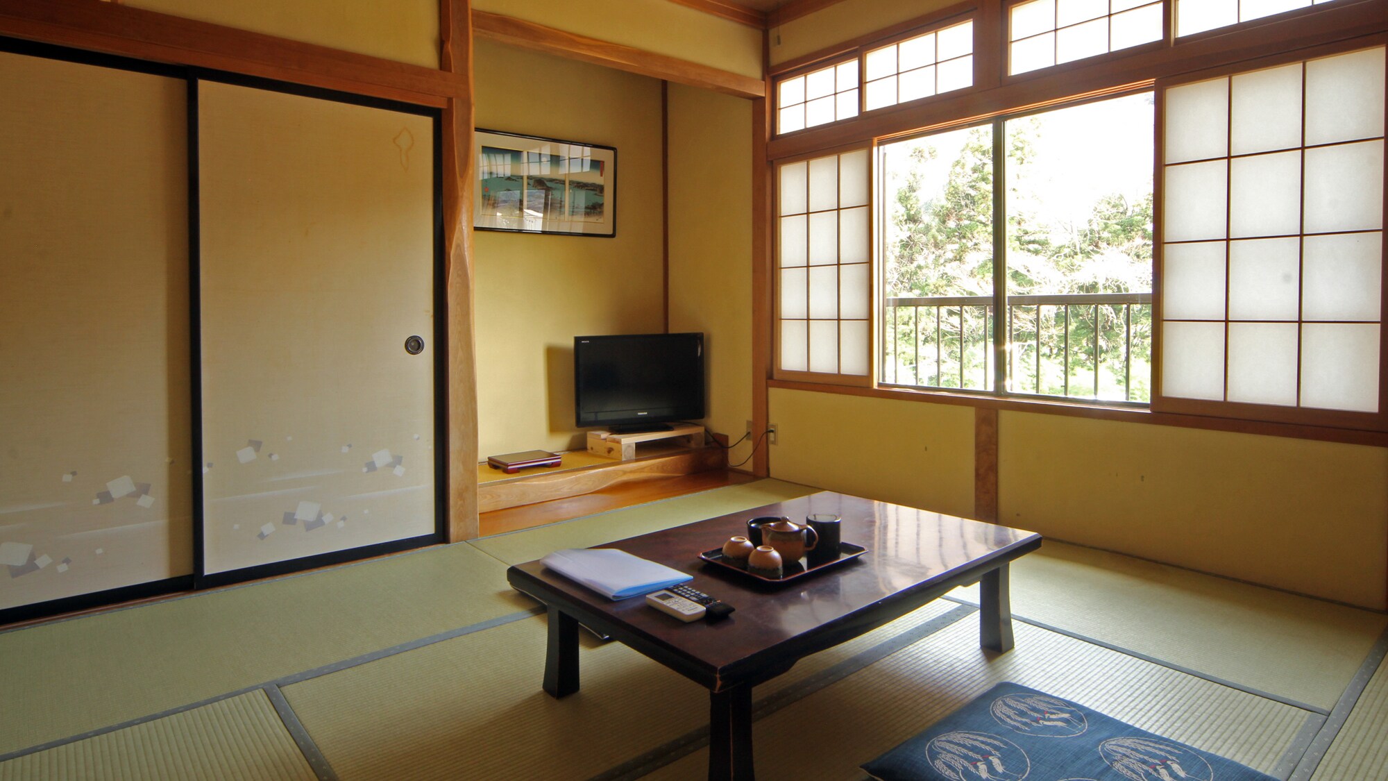 Custom Japanese-style room - Feel the breeze blowing through. This is a room where you can spend your time comfortably.
