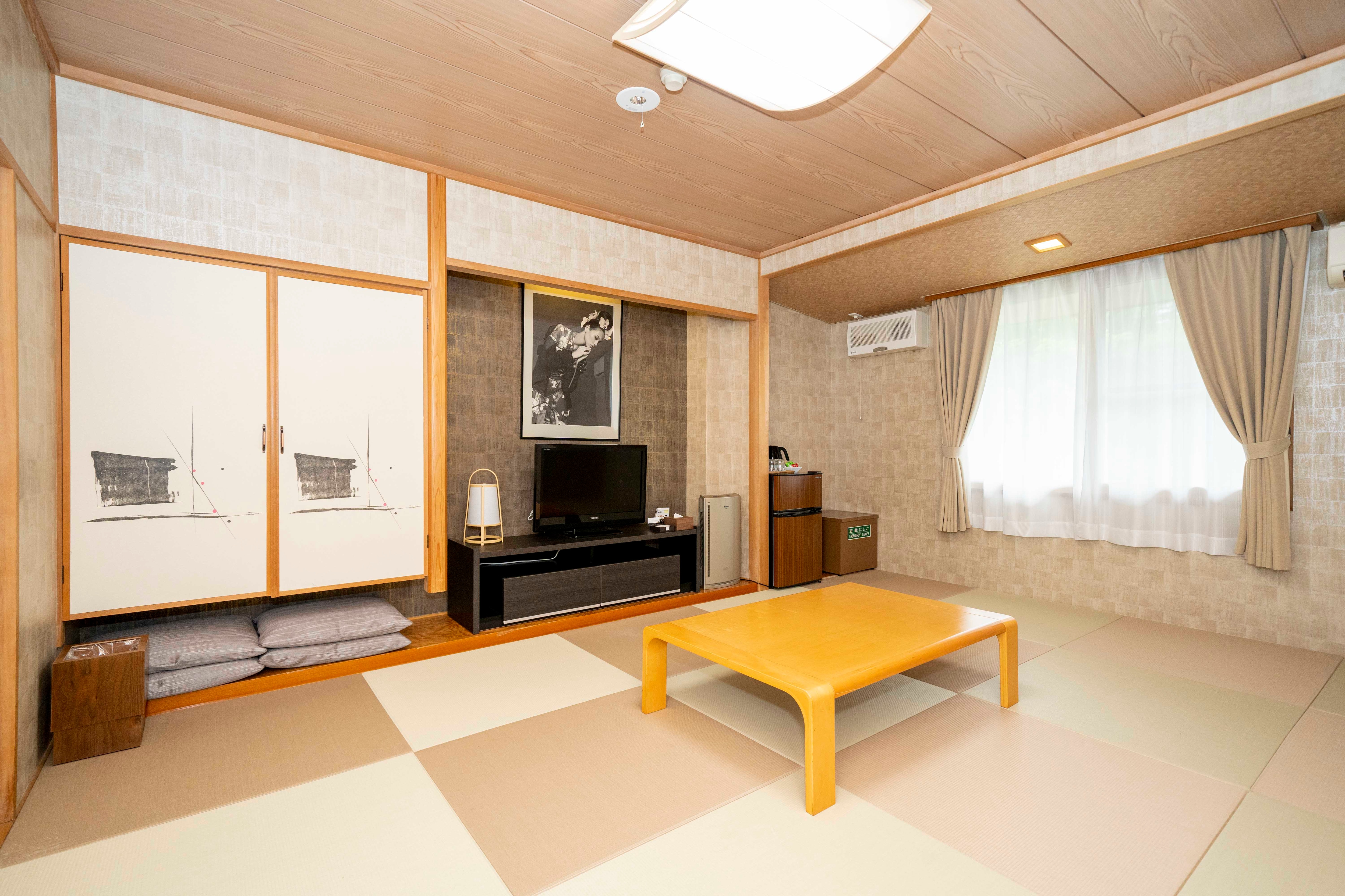 Japanese-style room