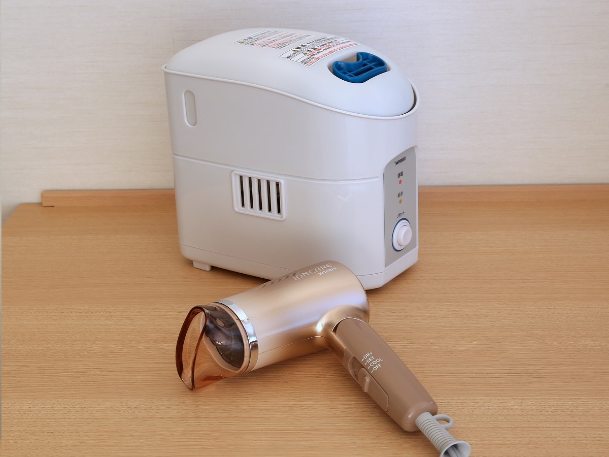 Room equipment: (humidifier / dryer)