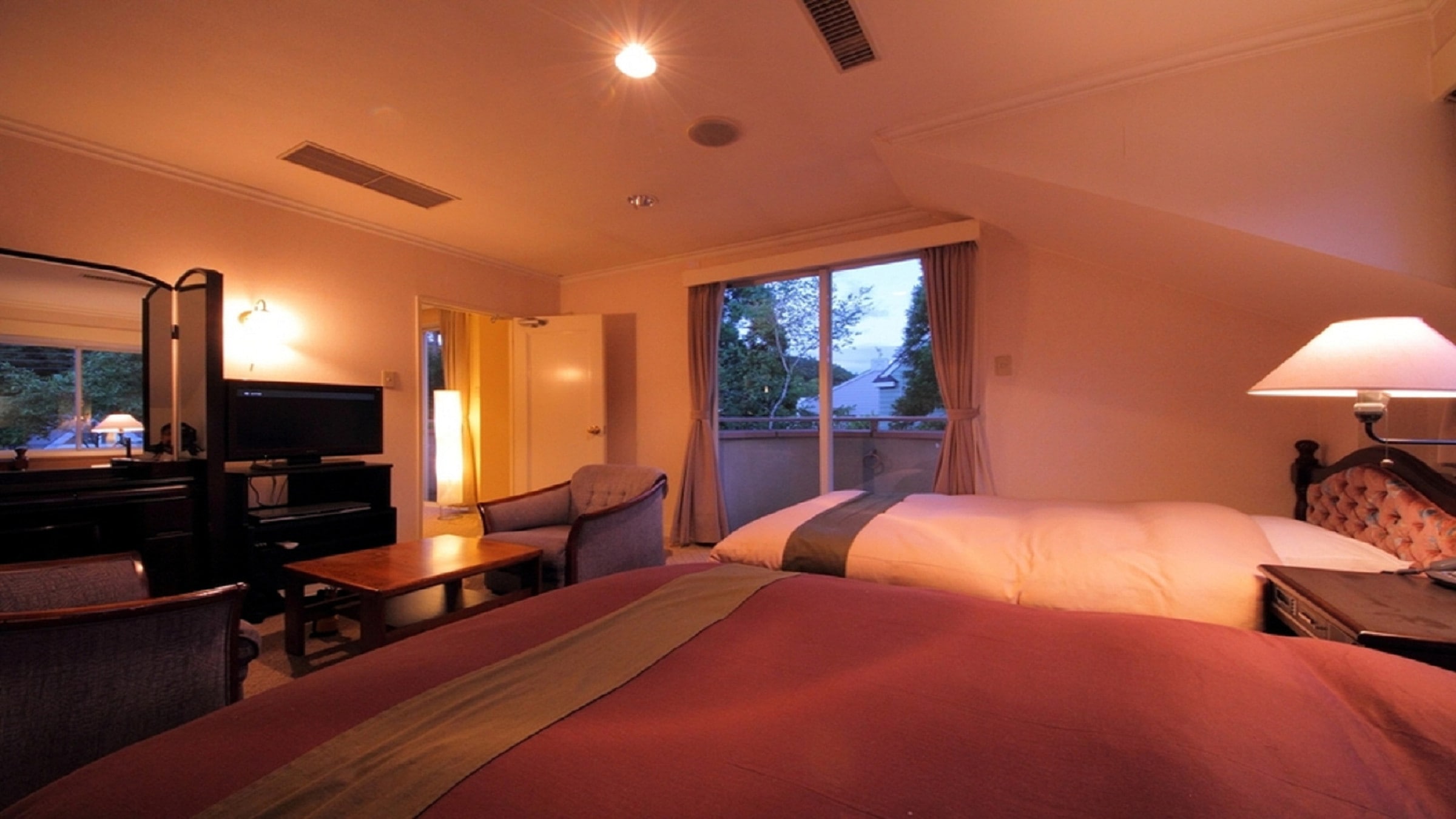 Suite room (bedroom)