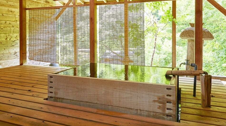 Contoh kamar mandi terbuka di kamar tamu
