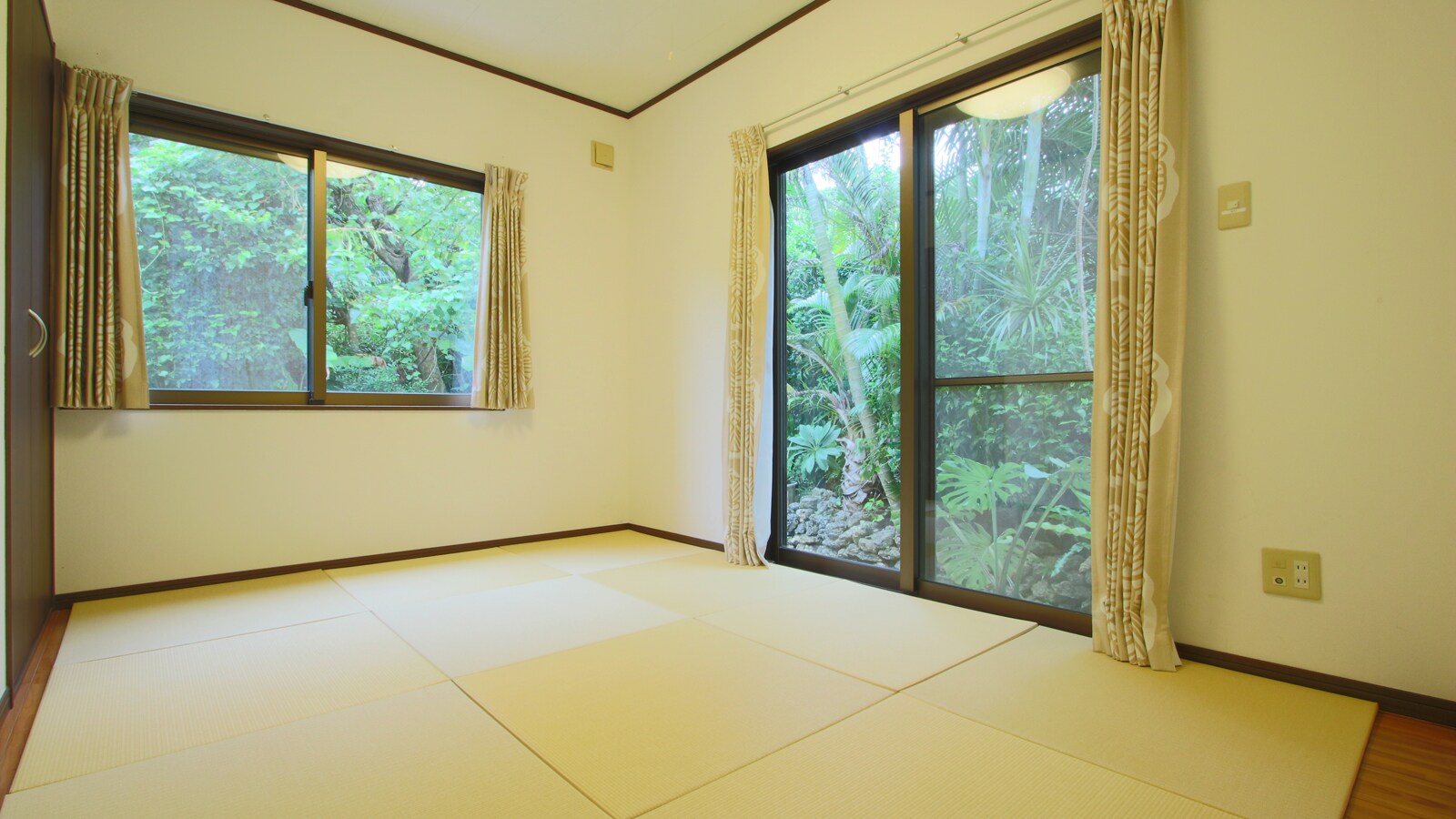 Japanese-style room, futons can be laid out*
