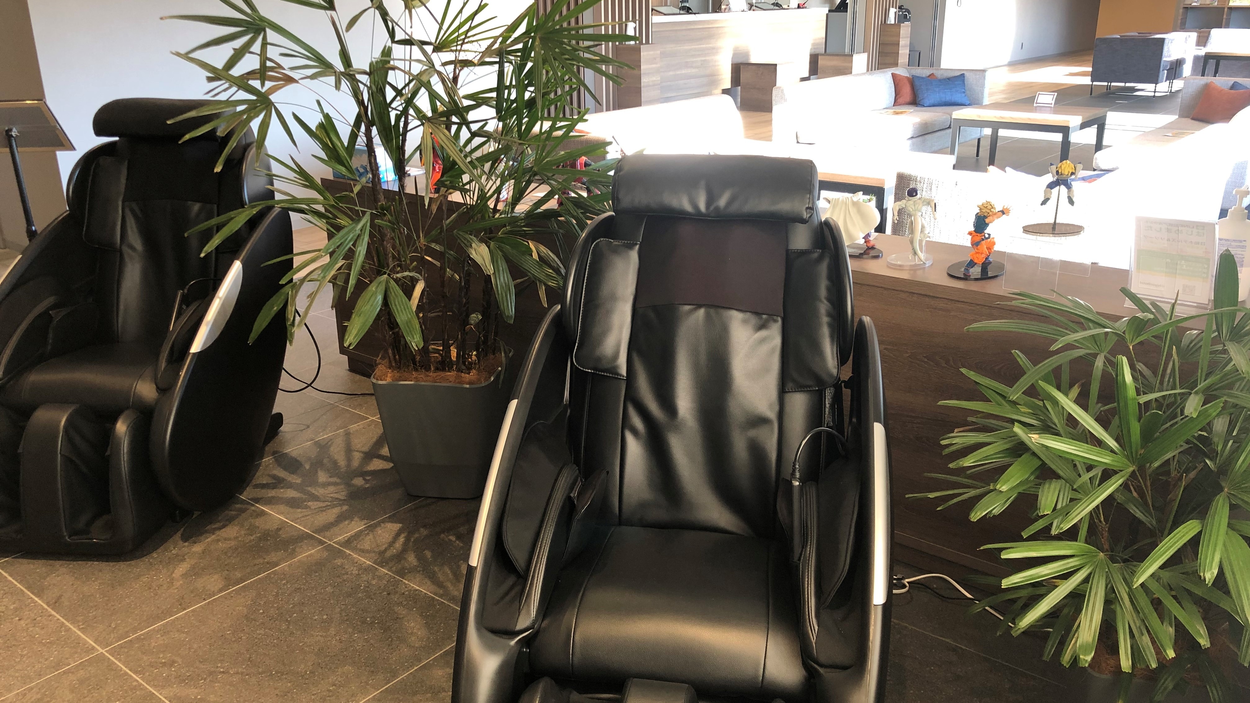 [Lobby] Relax in a free massage chair