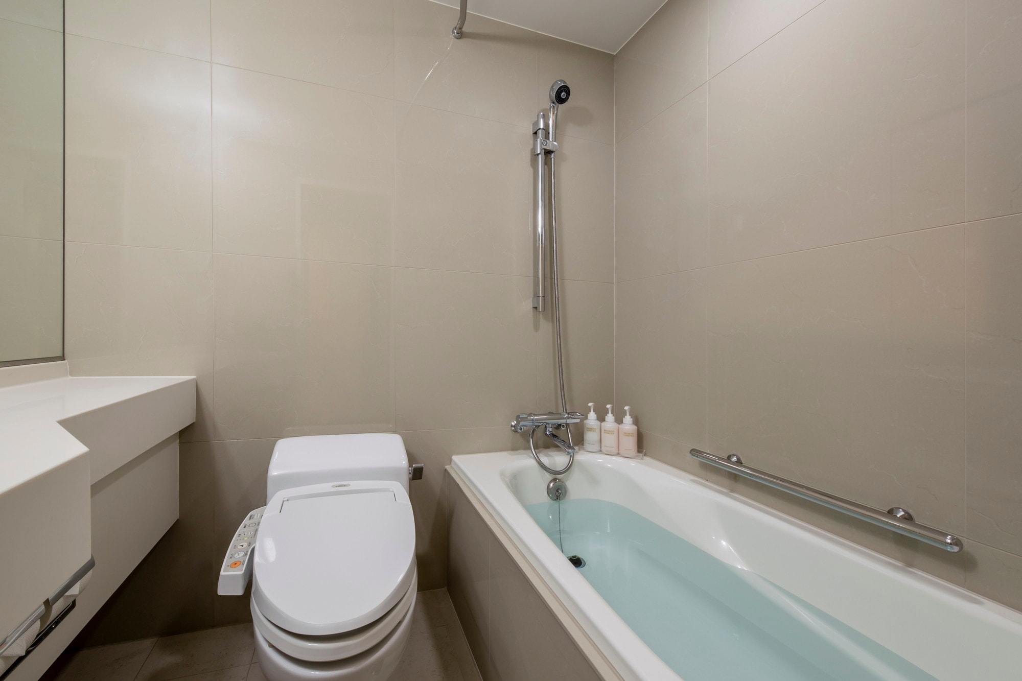 ●高級雙床浴室