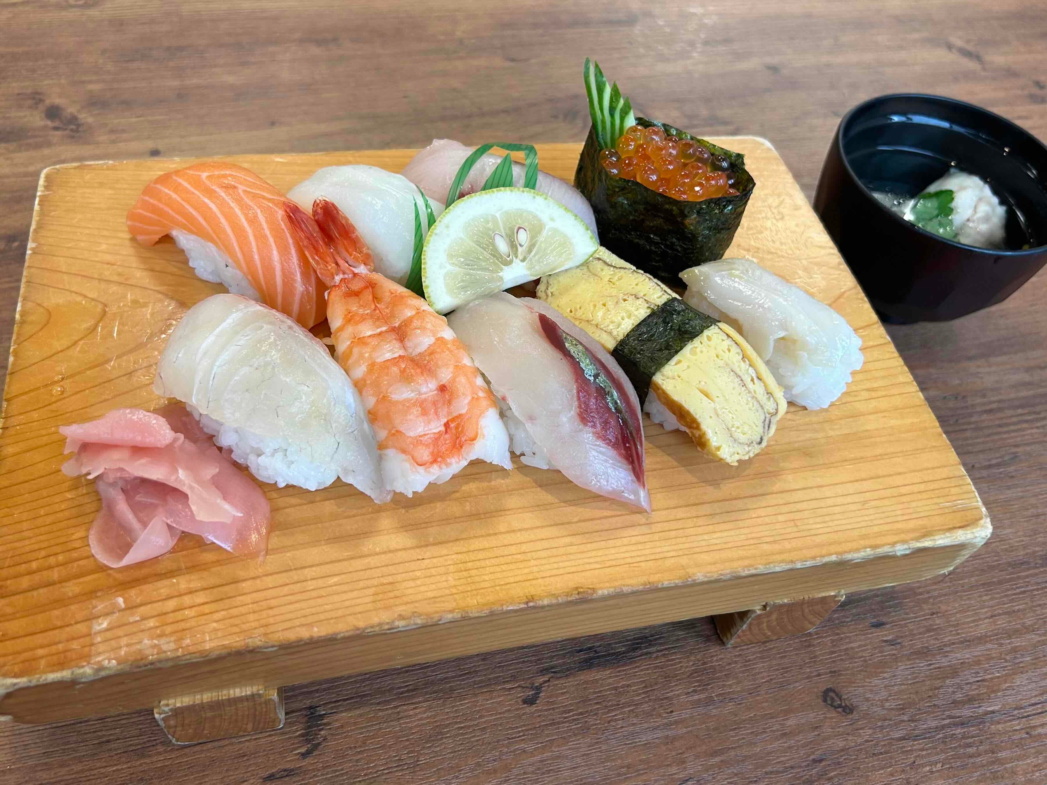 D (Medium) Nigiri sushi