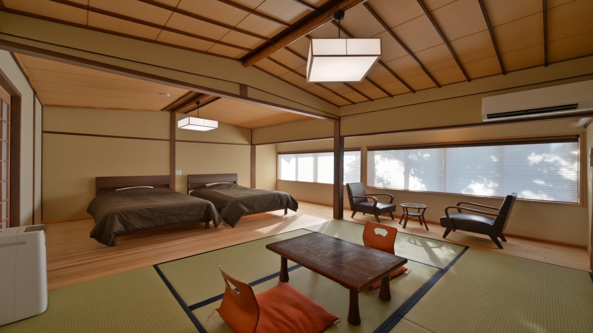 Akane's Room is an attractive Japanese modern space. It is a relaxing space with warmth and calm.