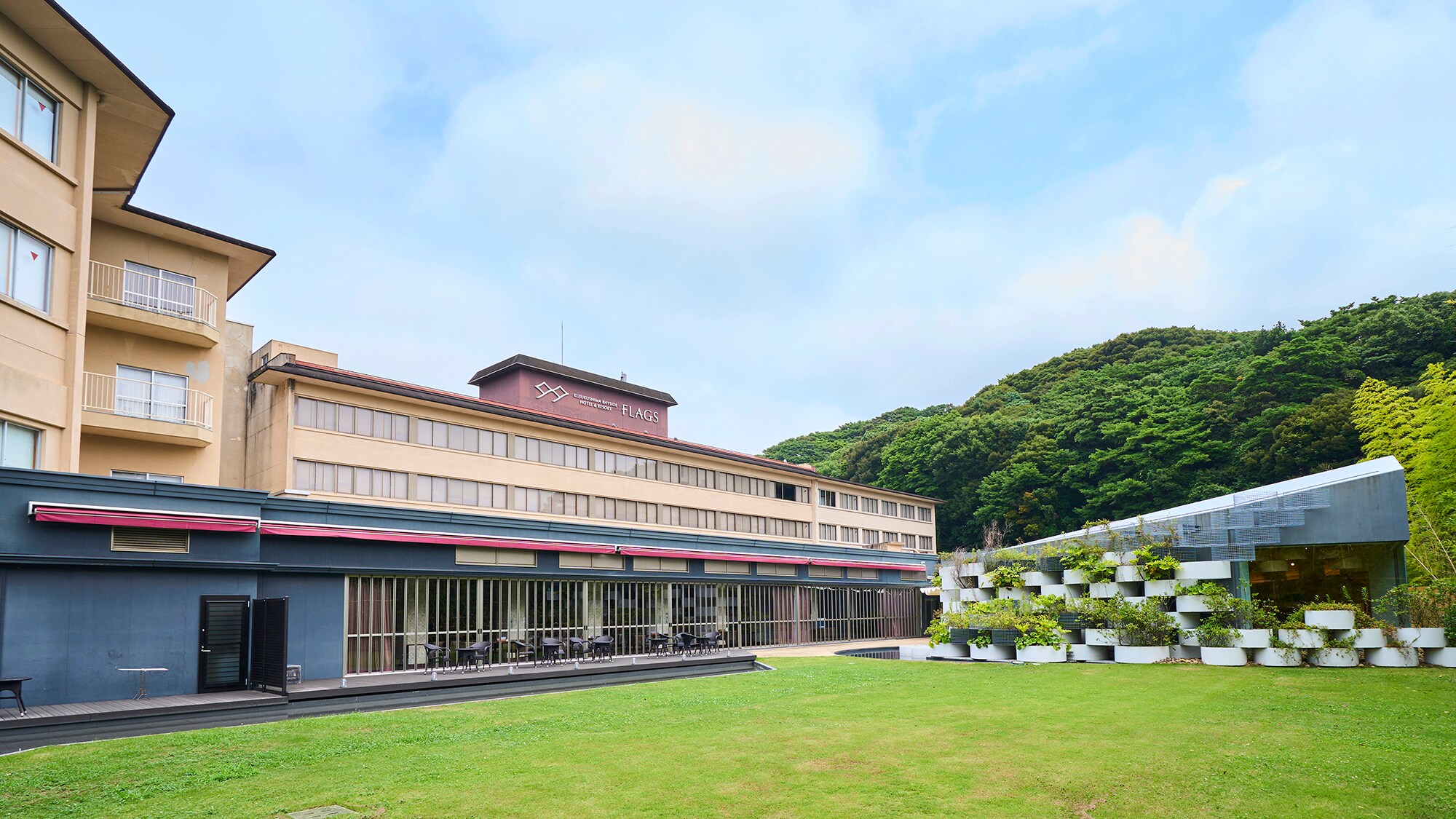 [Main building] Exterior